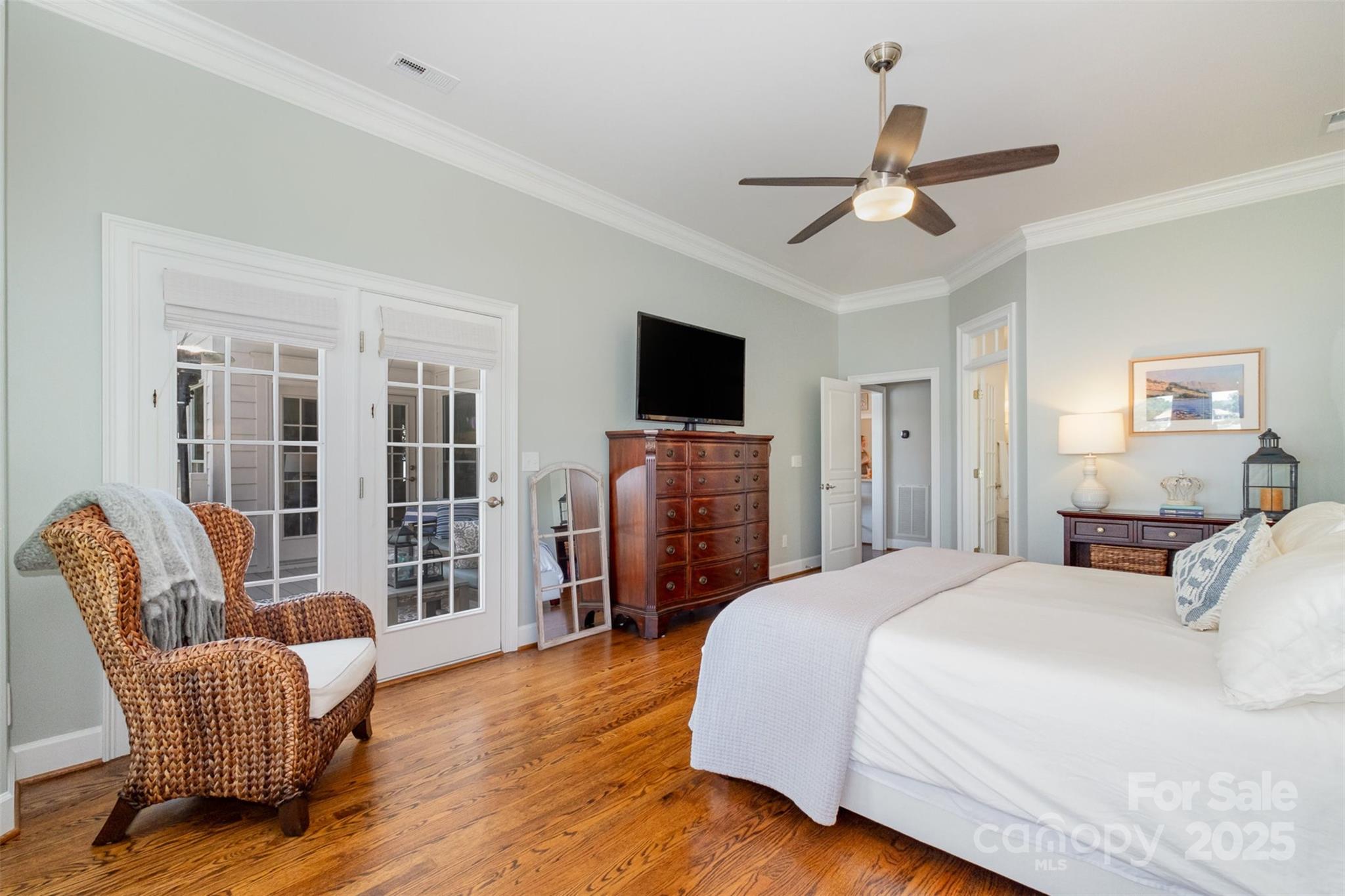 The Peninsula - Residential