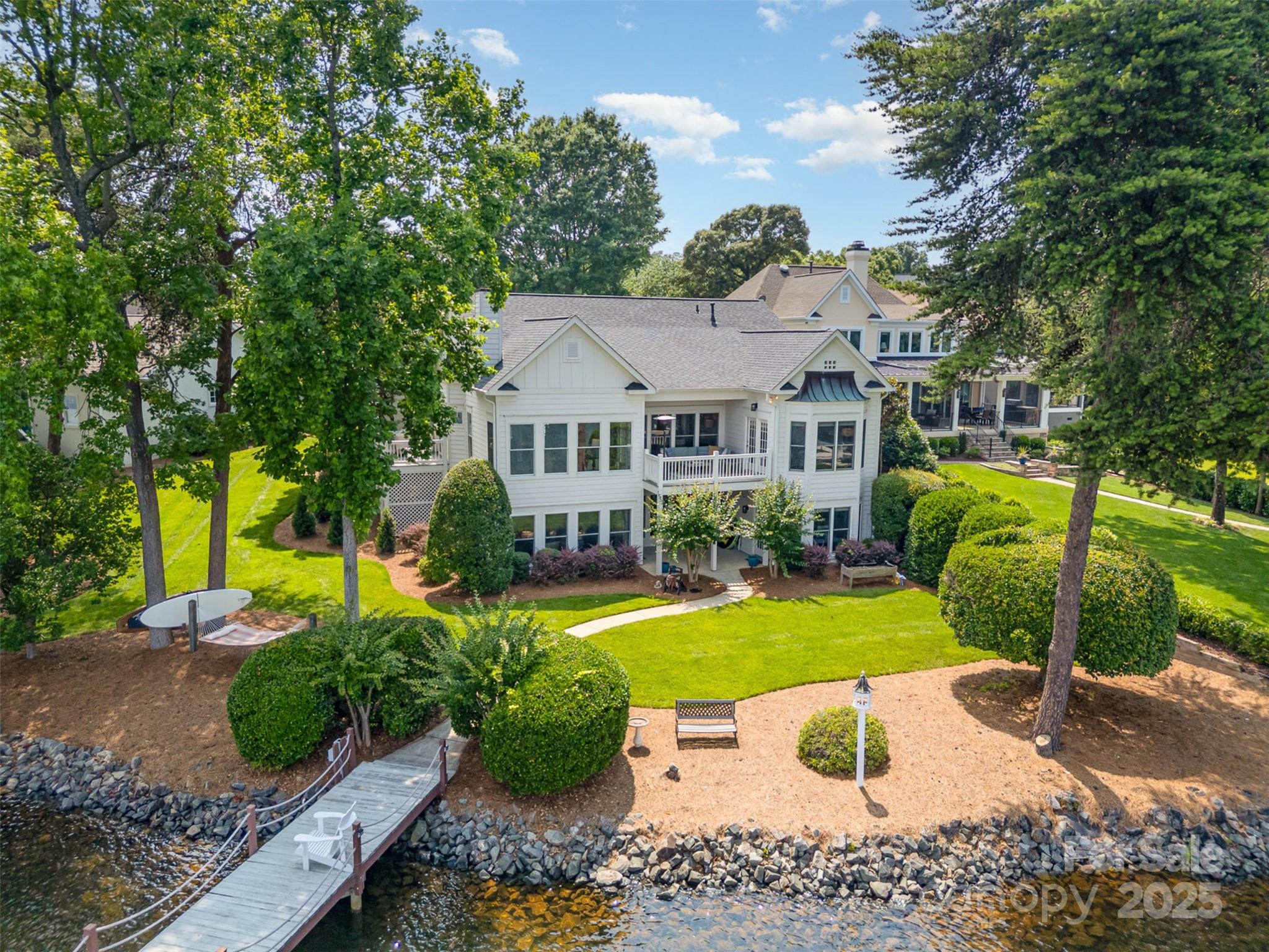 The Peninsula - Residential