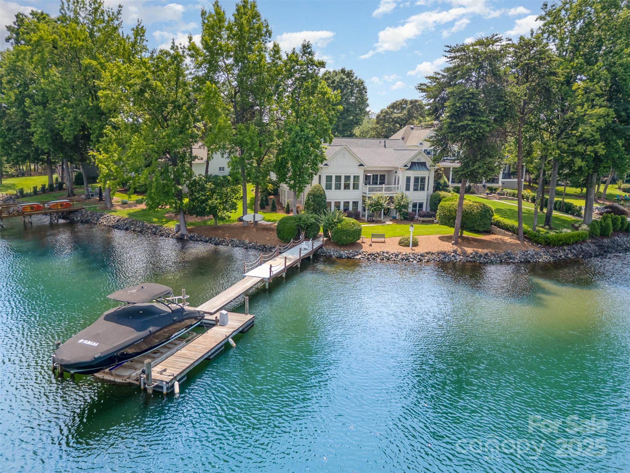 The Peninsula - Residential