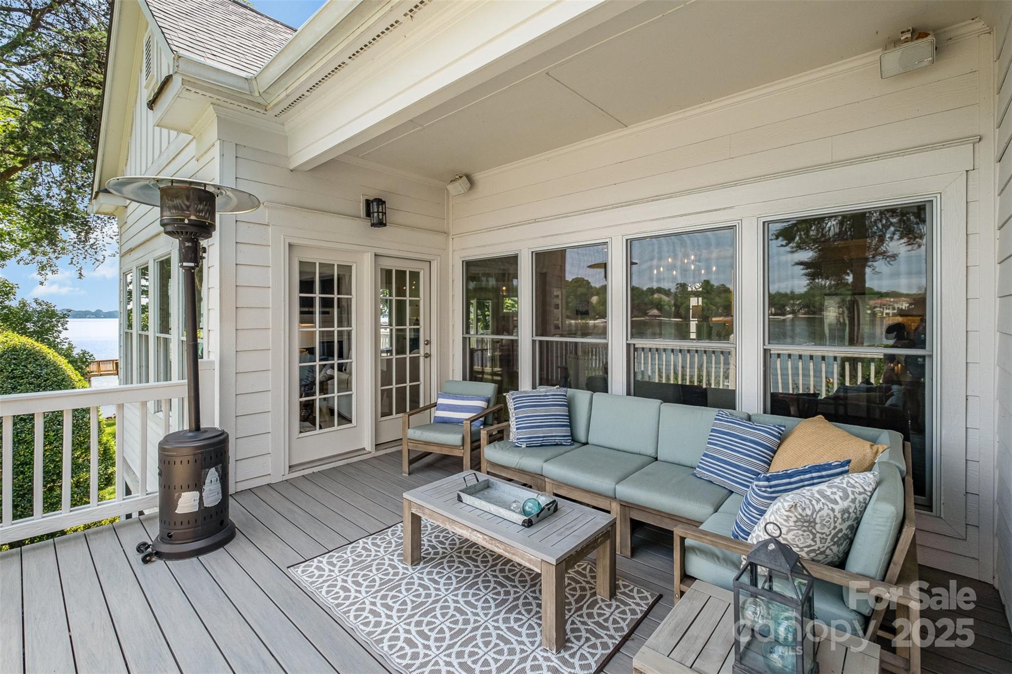 The Peninsula - Residential