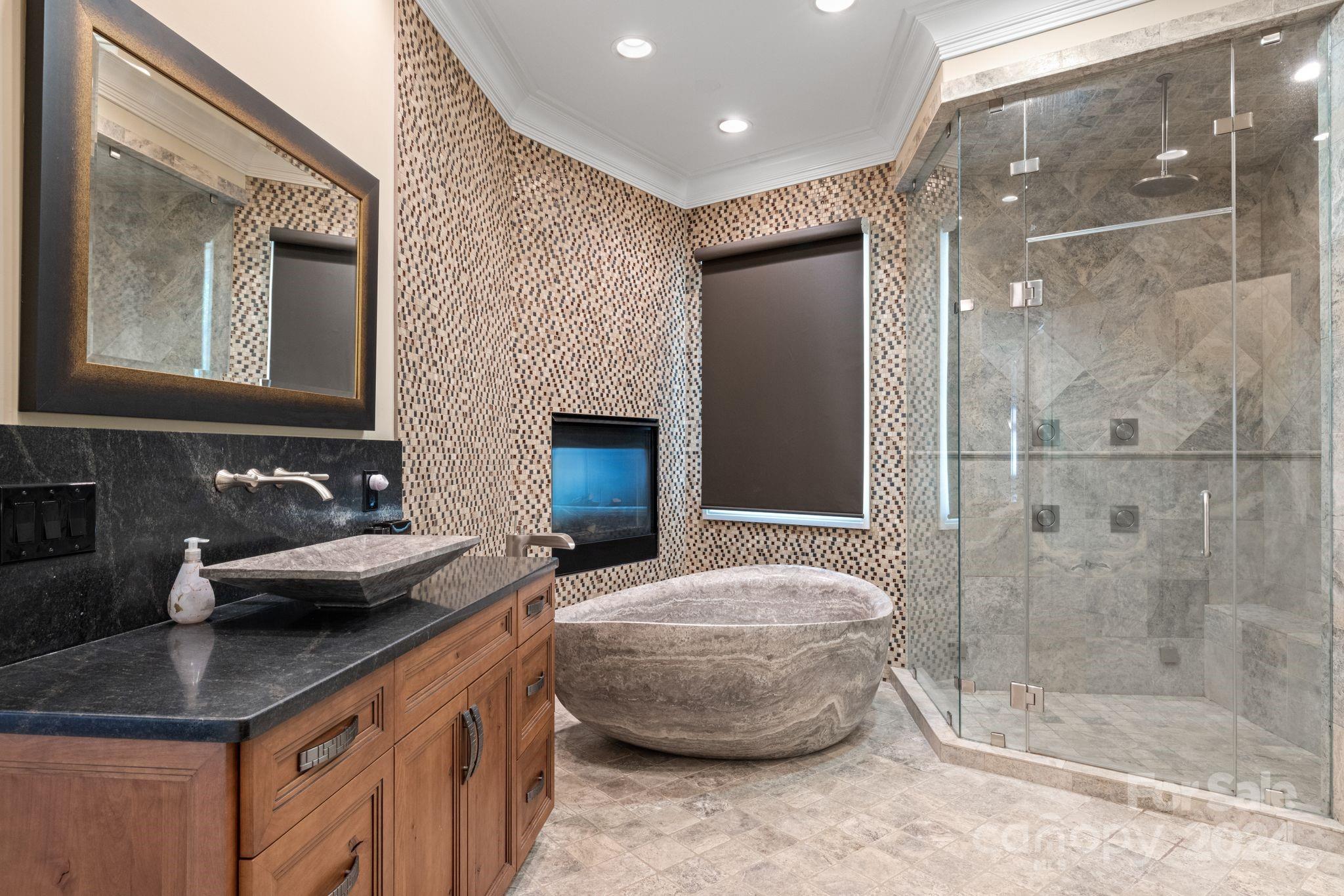 The Peninsula - Residential