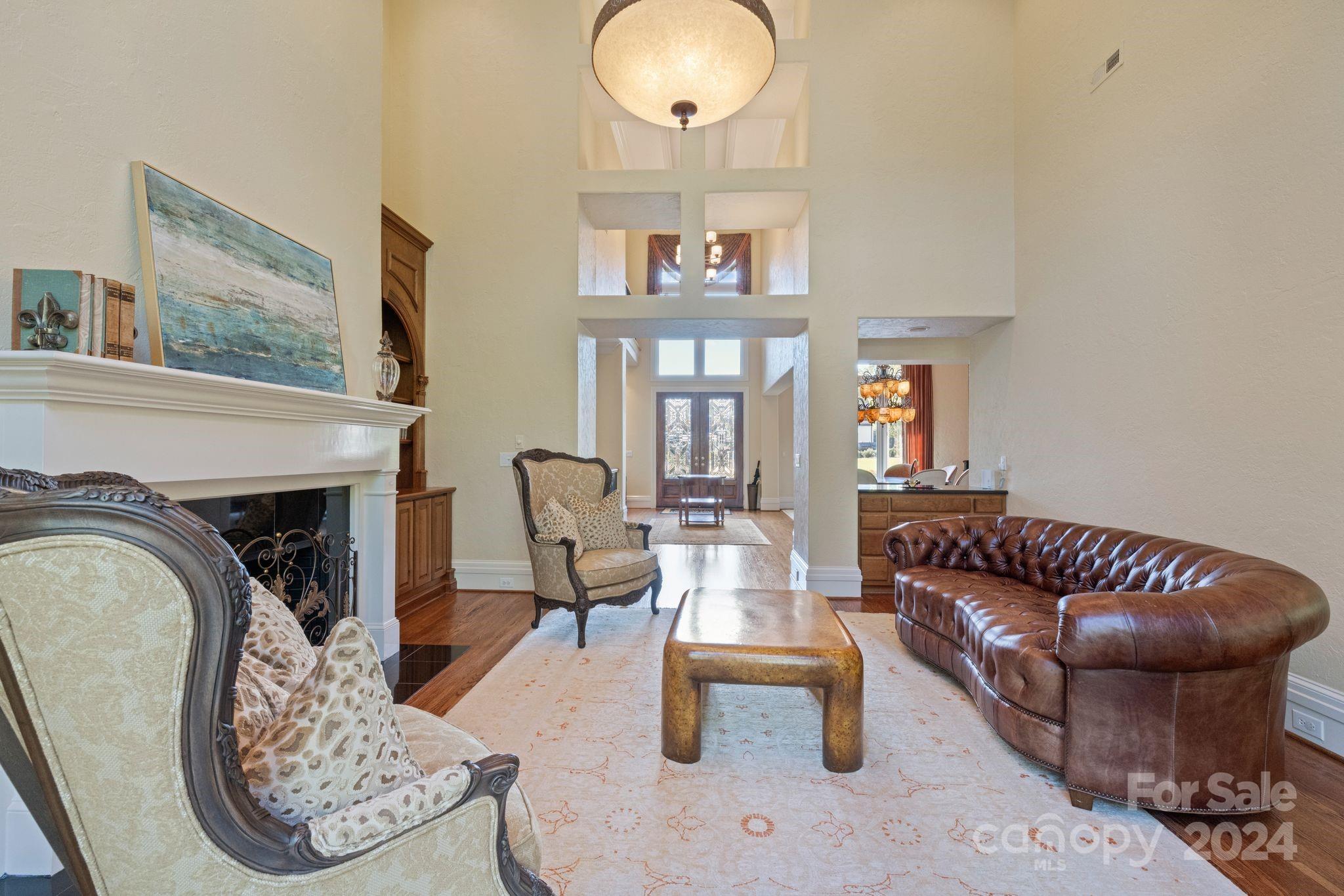 The Peninsula - Residential