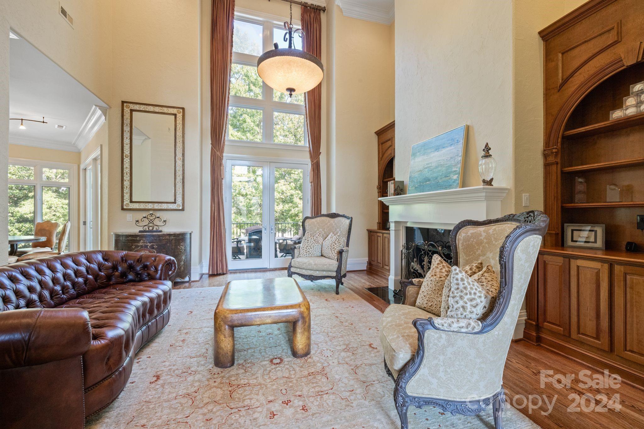 The Peninsula - Residential