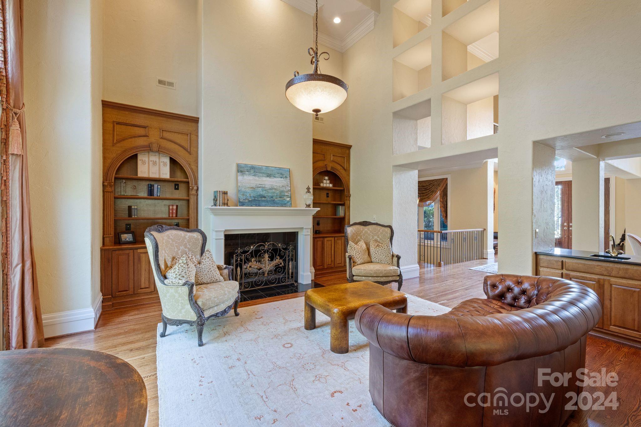 The Peninsula - Residential