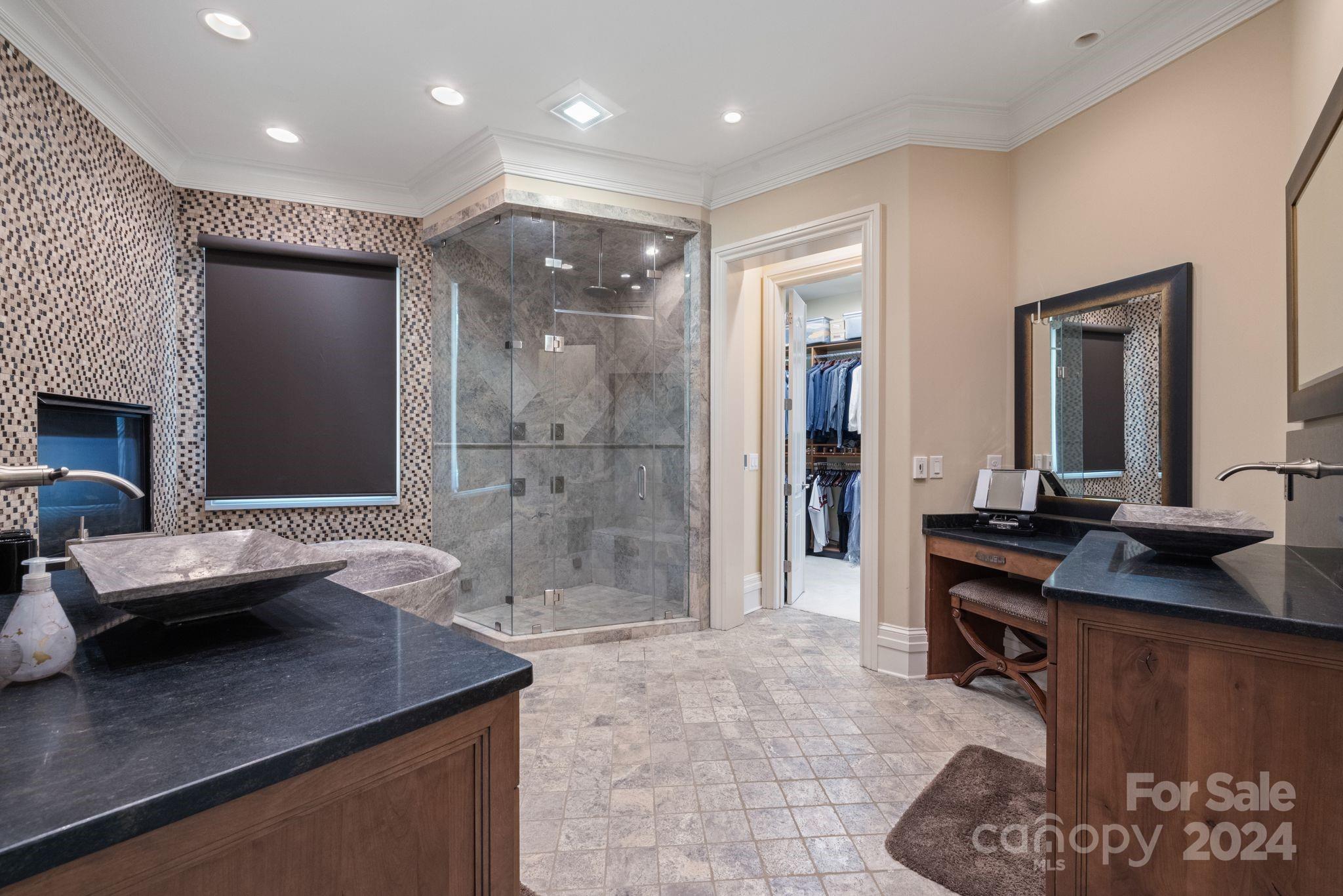 The Peninsula - Residential