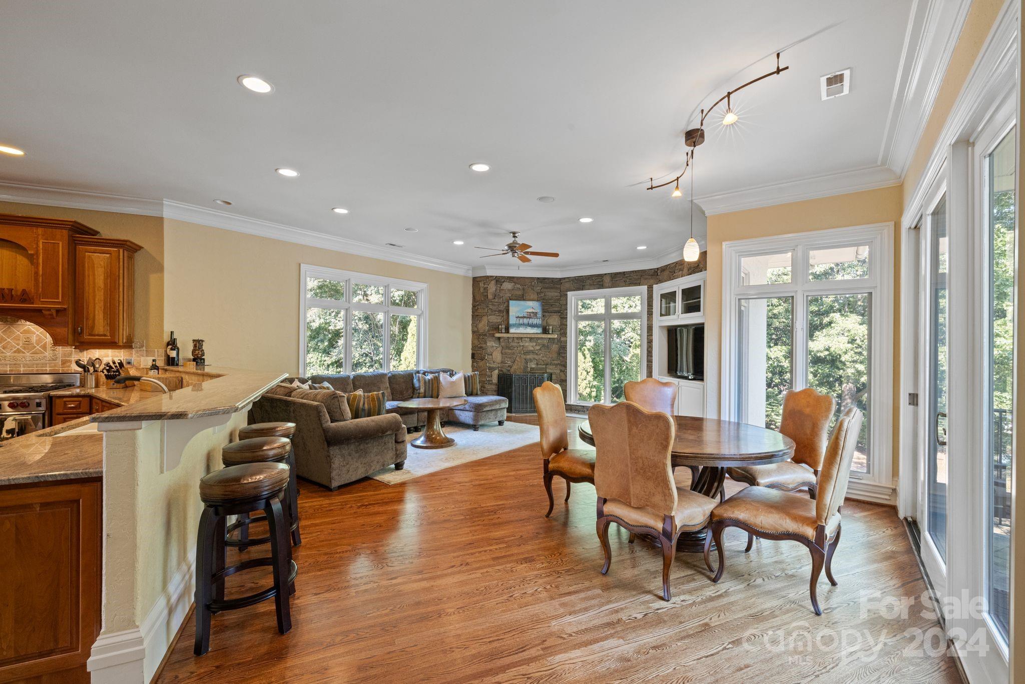 The Peninsula - Residential