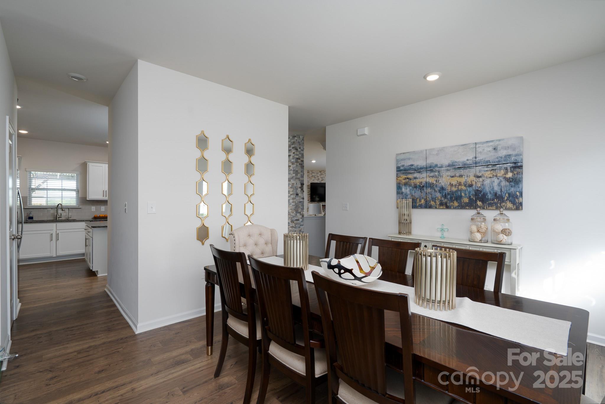 3294 SW Shining Rock Street SW