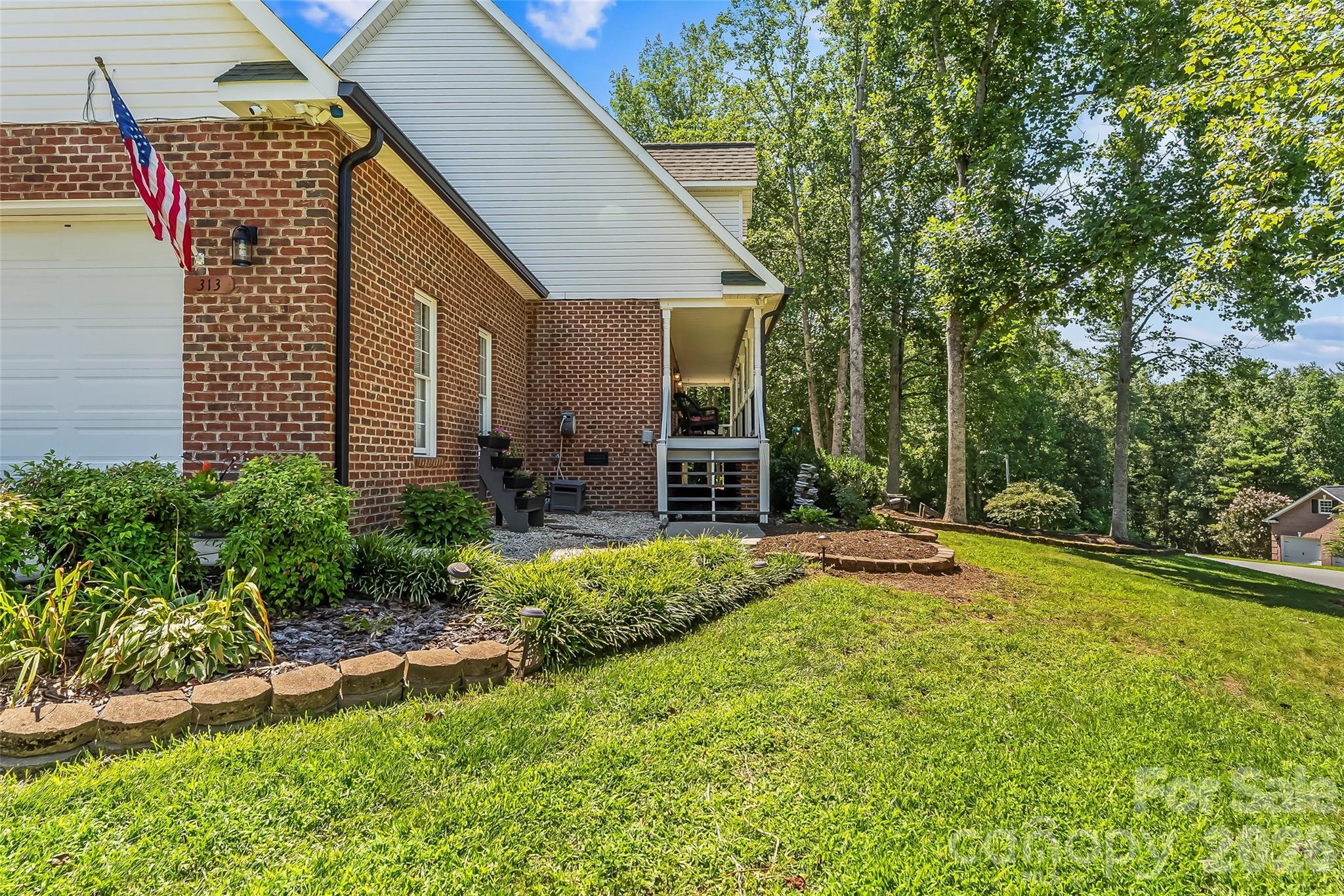 313 Springwood Drive NE