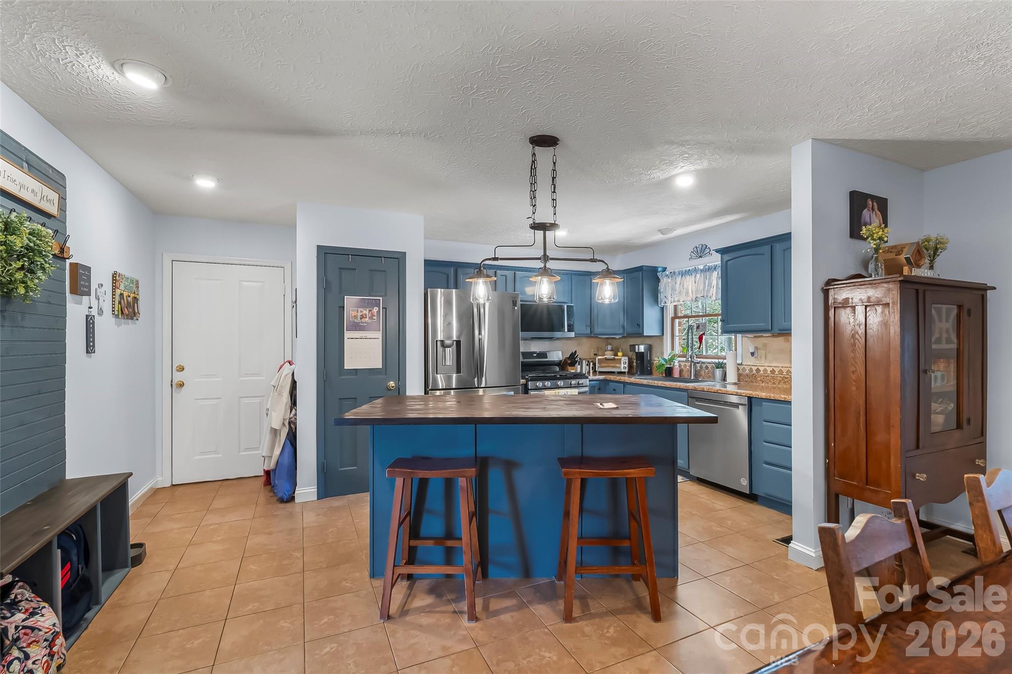 313 Springwood Drive NE