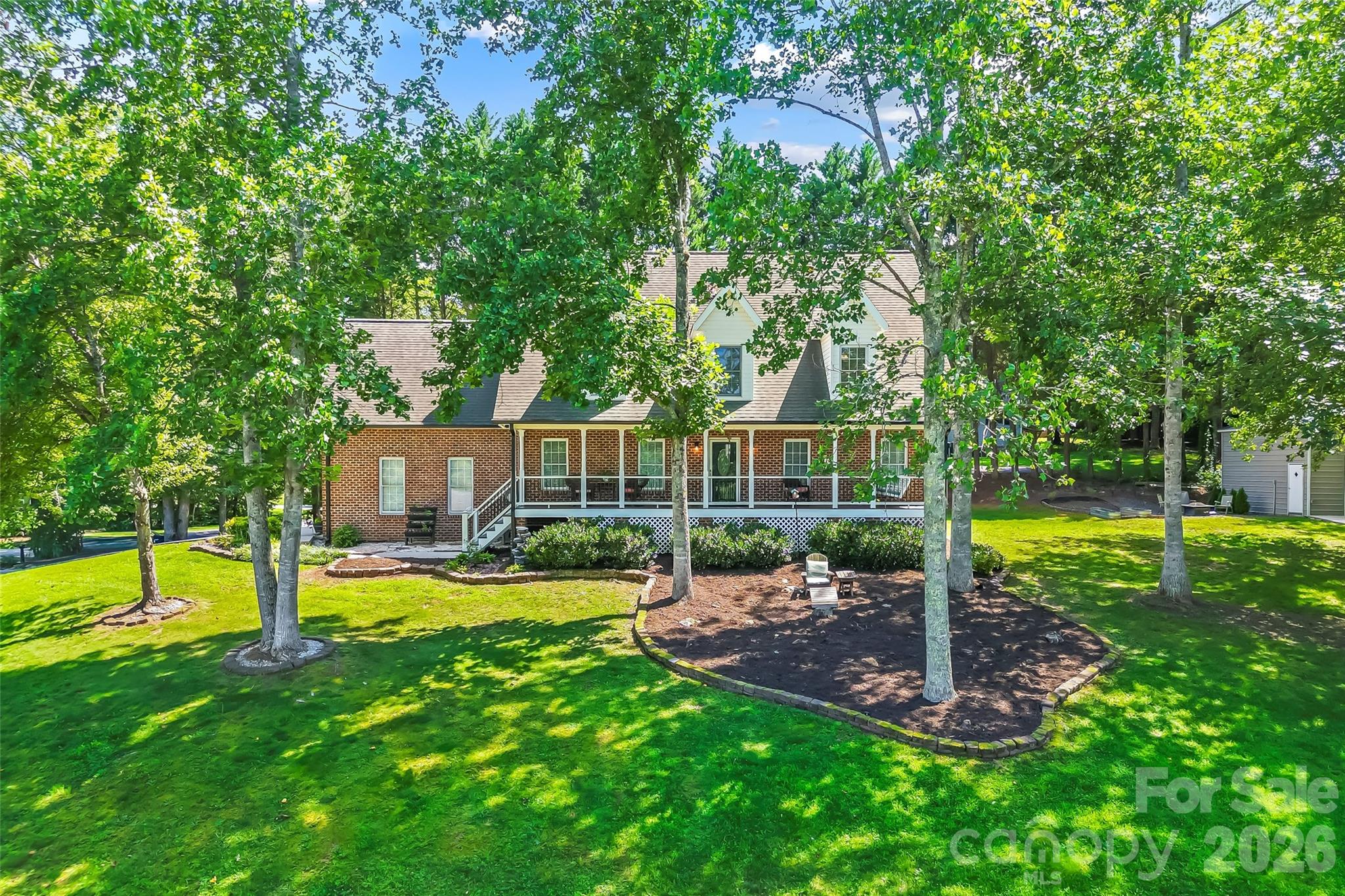 313 Springwood Drive NE