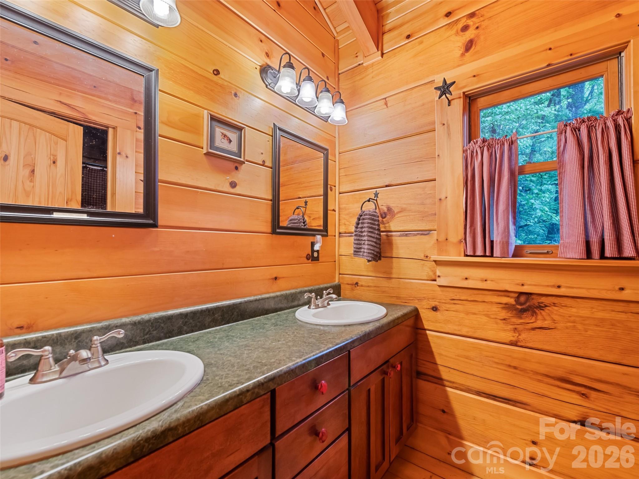 Smoky Falls - Residential