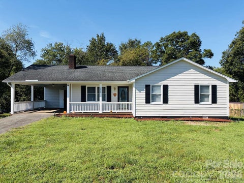 Photo of 2060 27th Avenue Drive NE, Hickory, NC 28601 (MLS # 4423738)