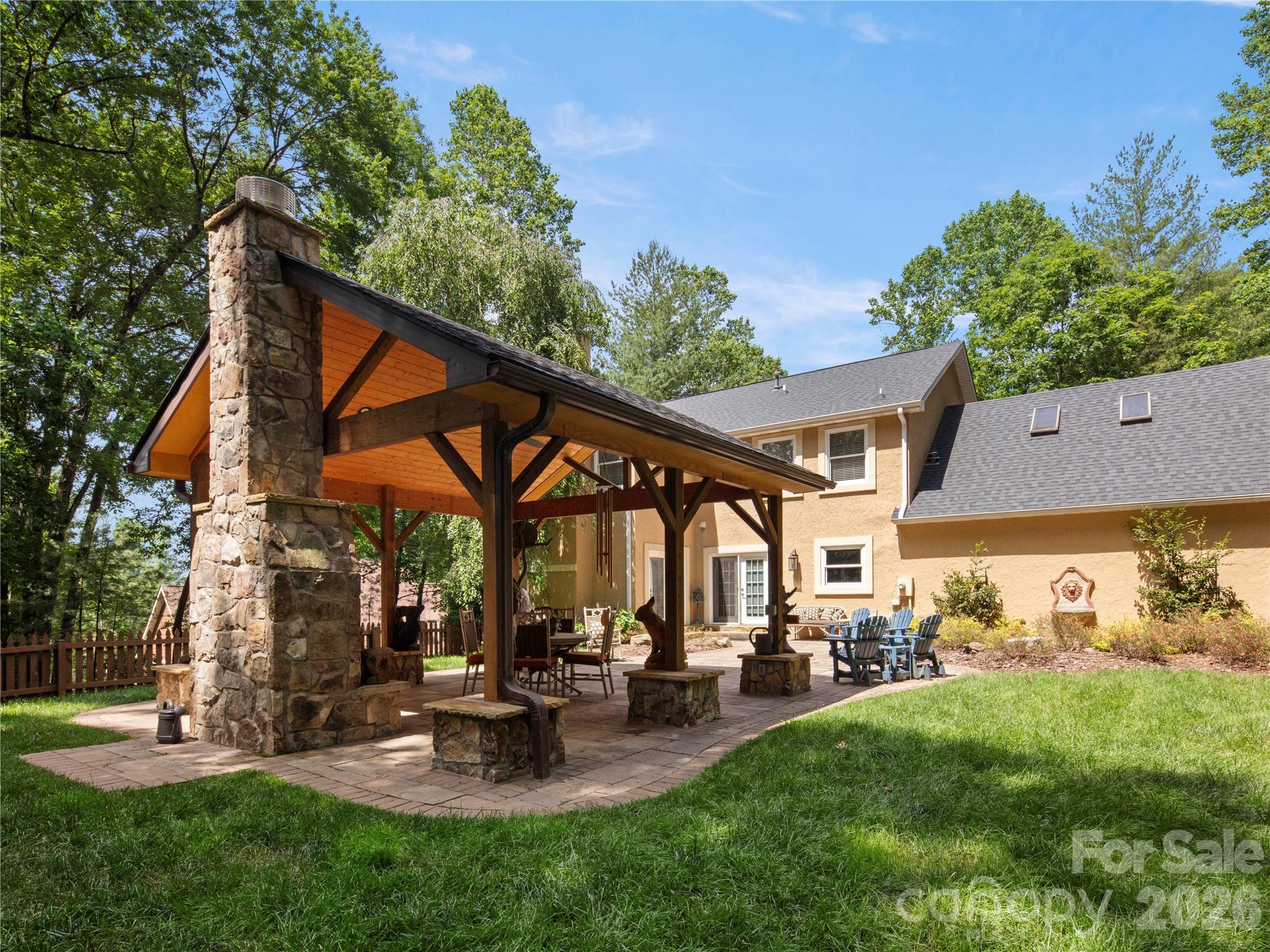 105 Braeside Circle