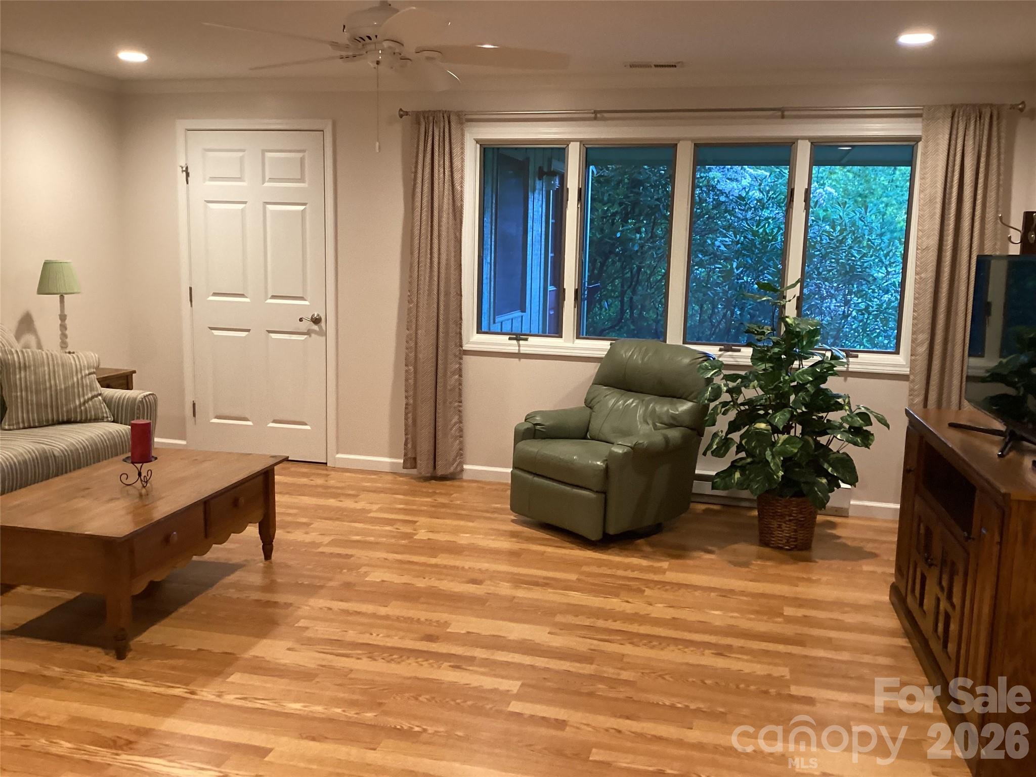 Christmount - Residential