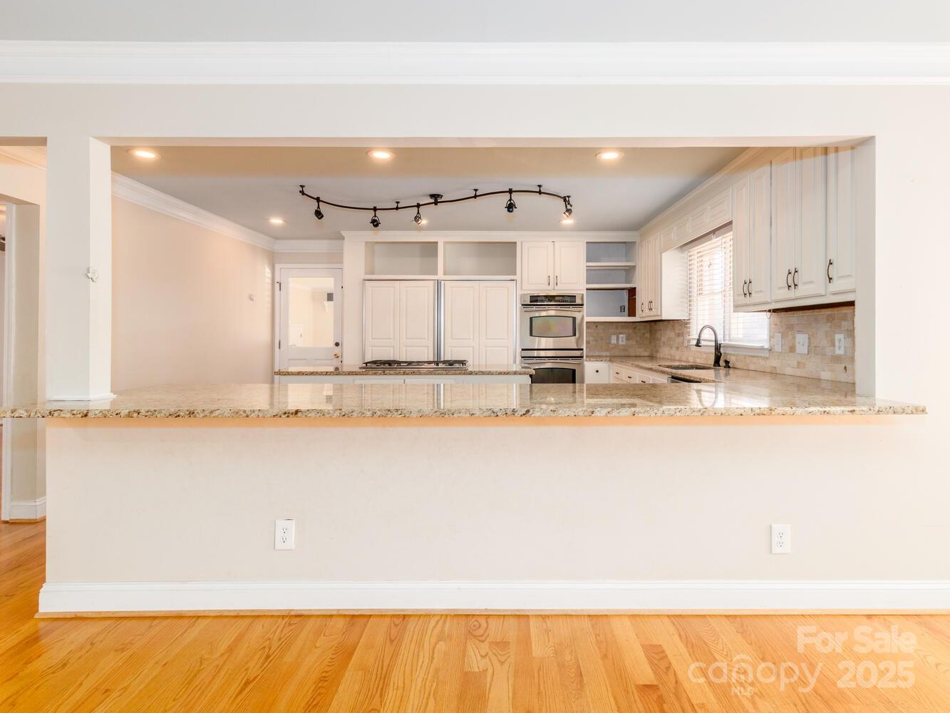 1003 Oak Hill Drive 24