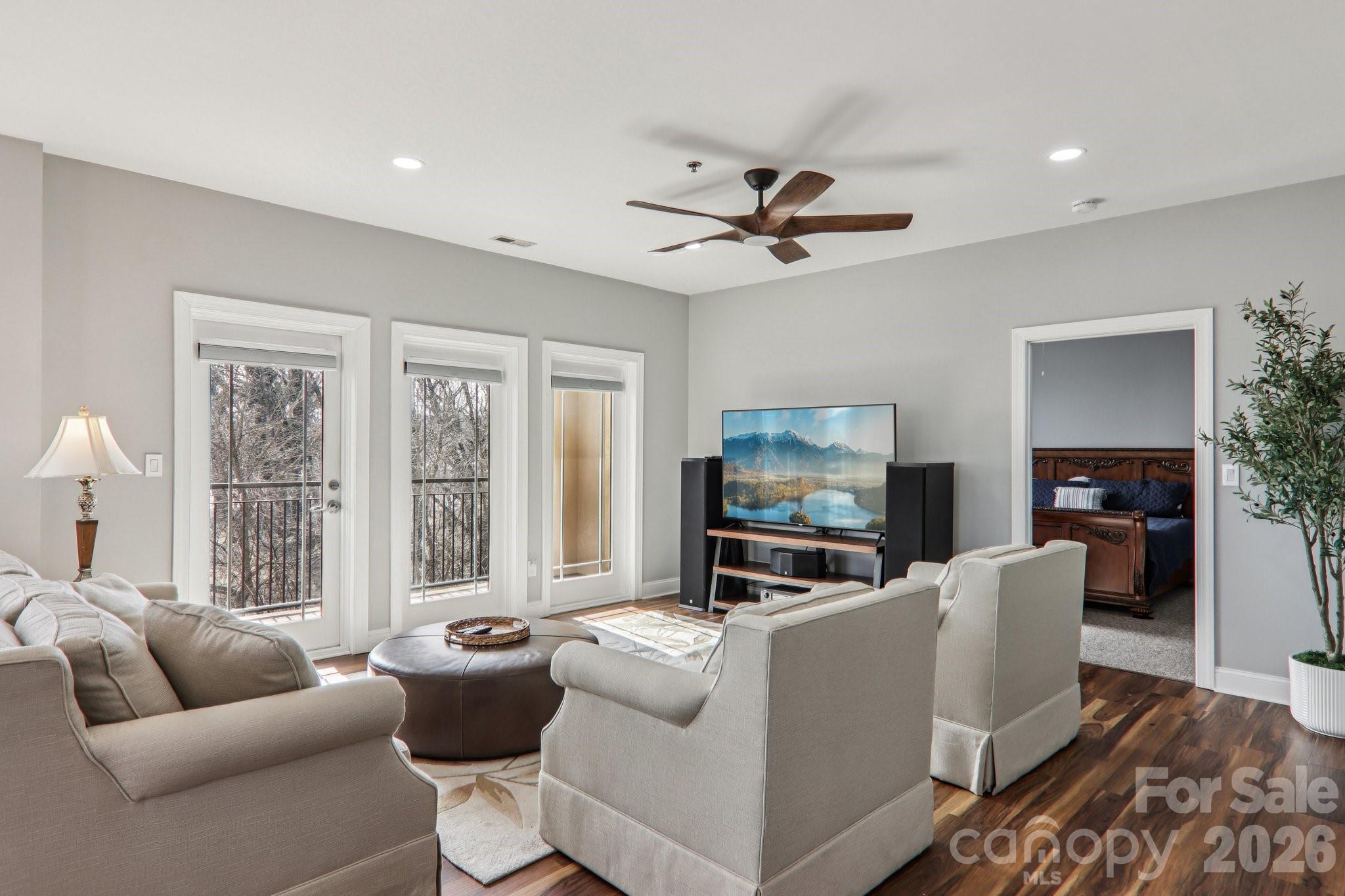 475 S Church Street E