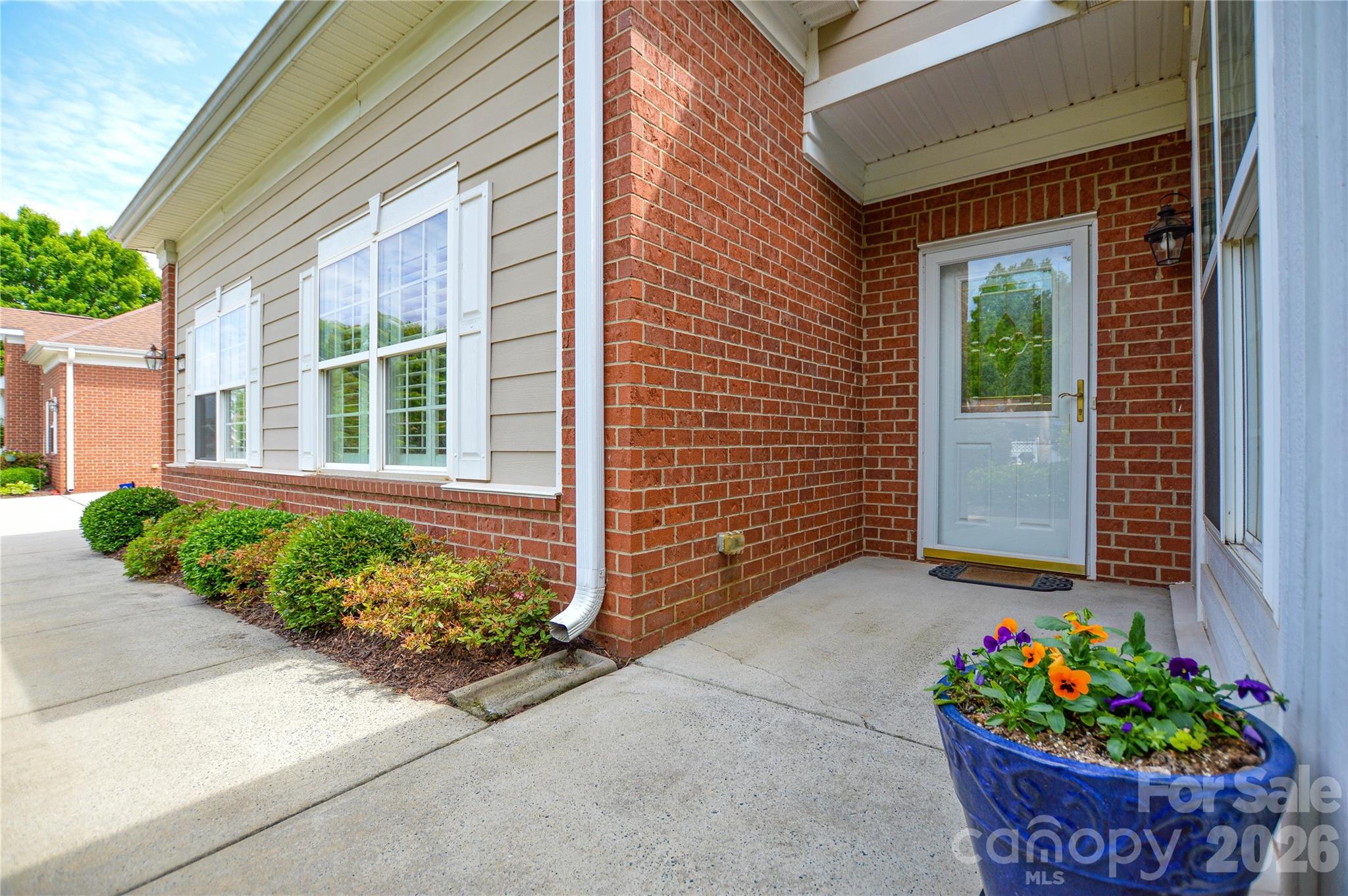 2249 N Castle Court