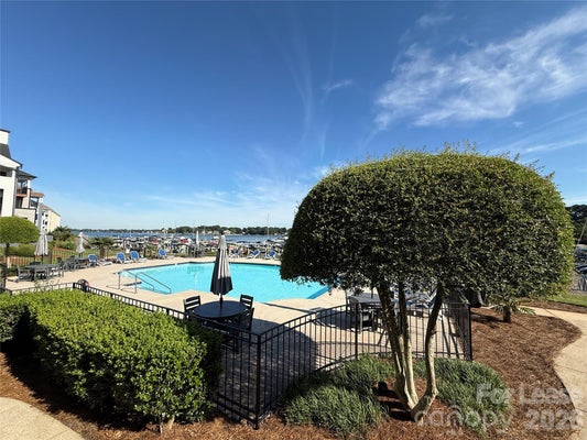 18733 VINEYARD POINT LN, CORNELIUS, NC 28031 - Image 33d0155c8a42f3b1e590932895b7e49d/2263252541