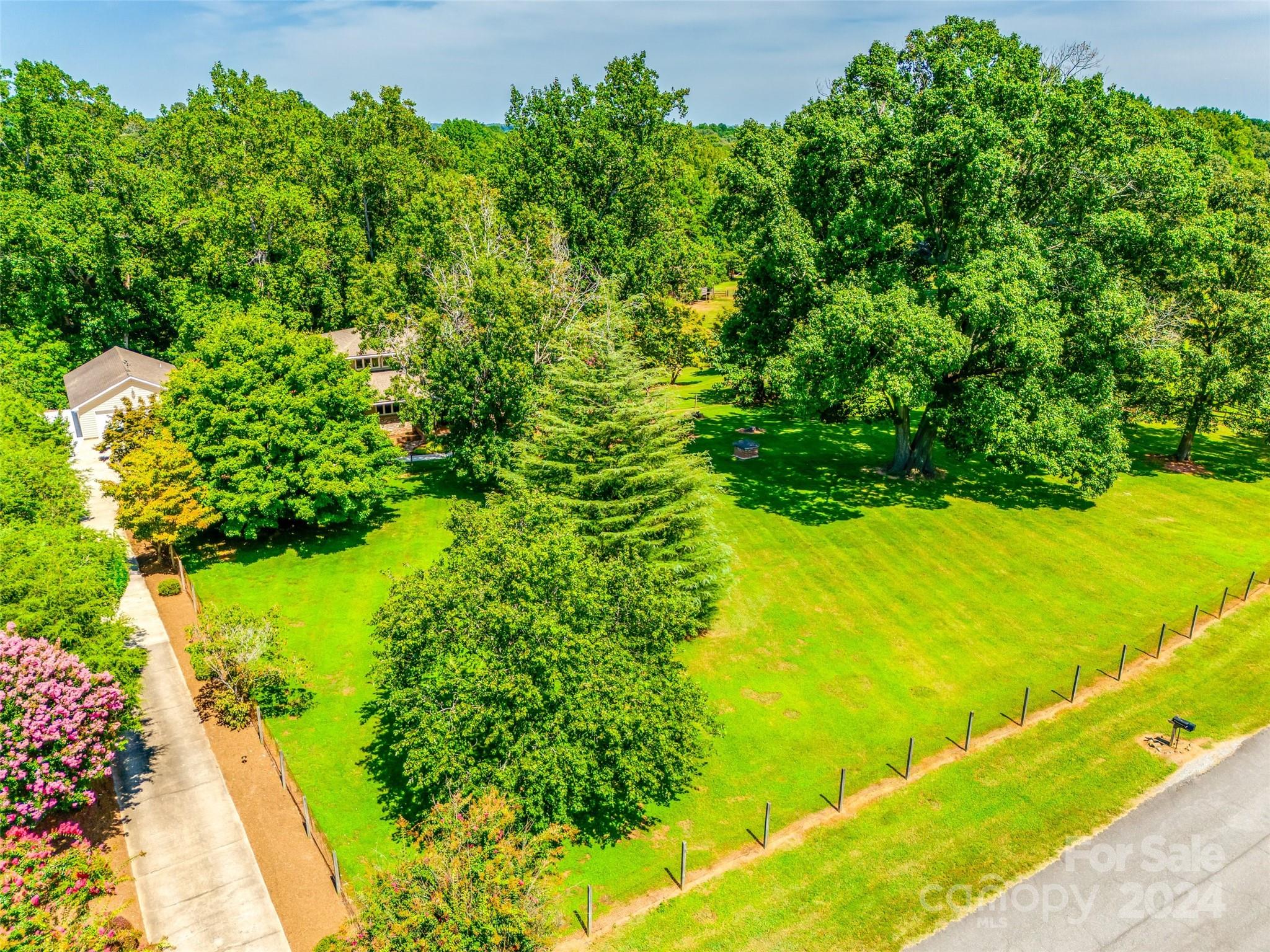 Meadowind - Residential