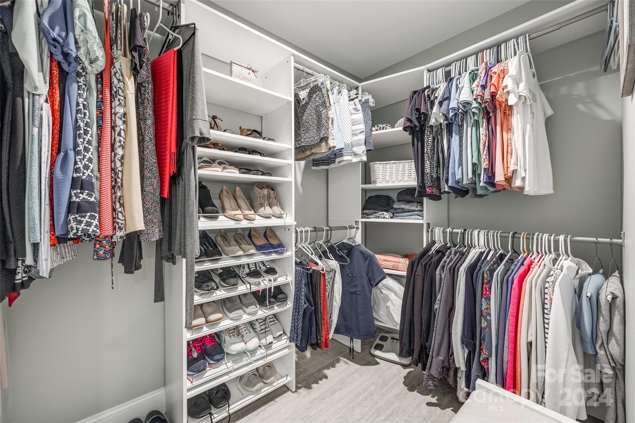 Meadowind - Residential