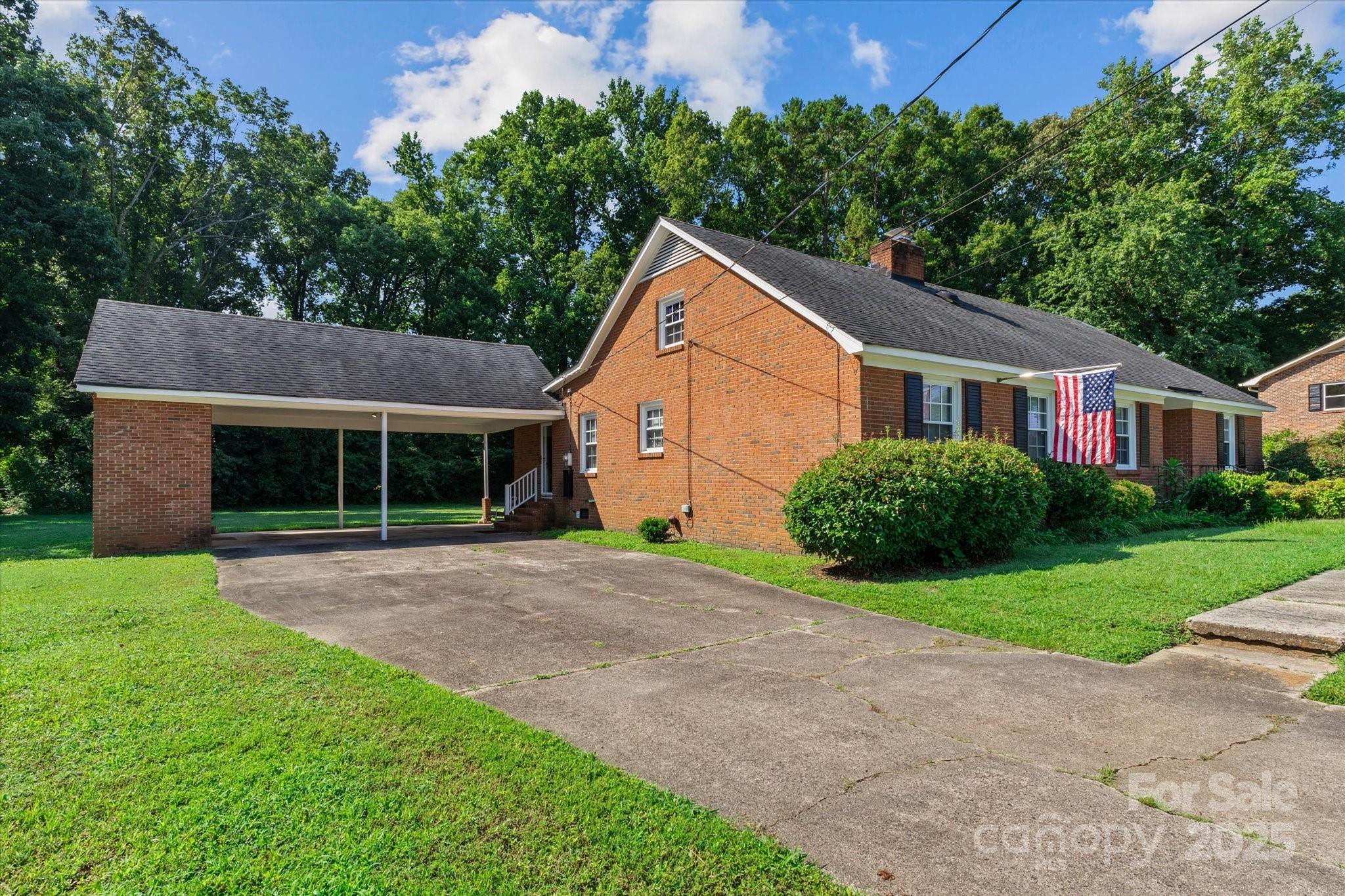 7628 Rolling Hill Road
