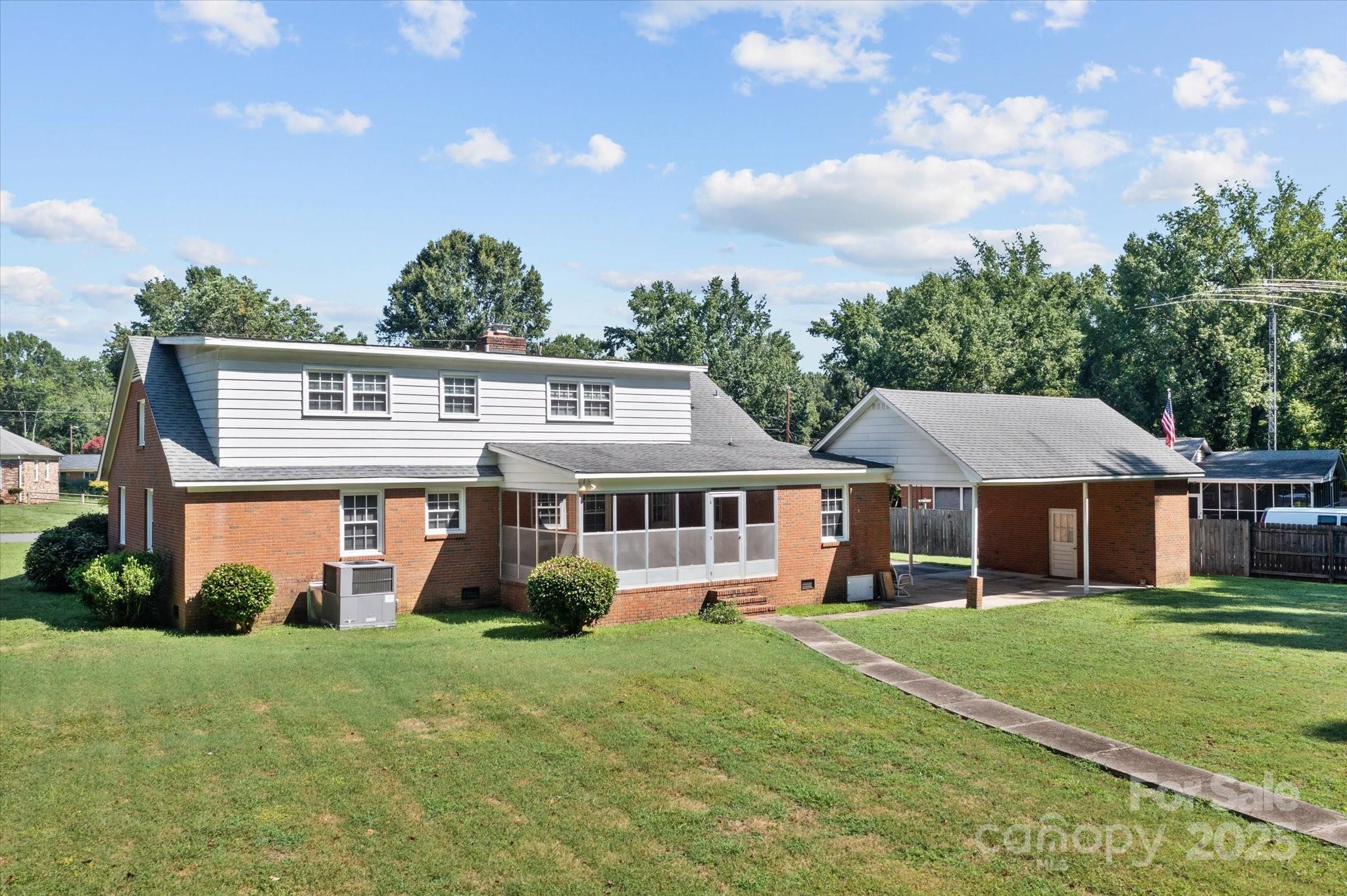 7628 Rolling Hill Road