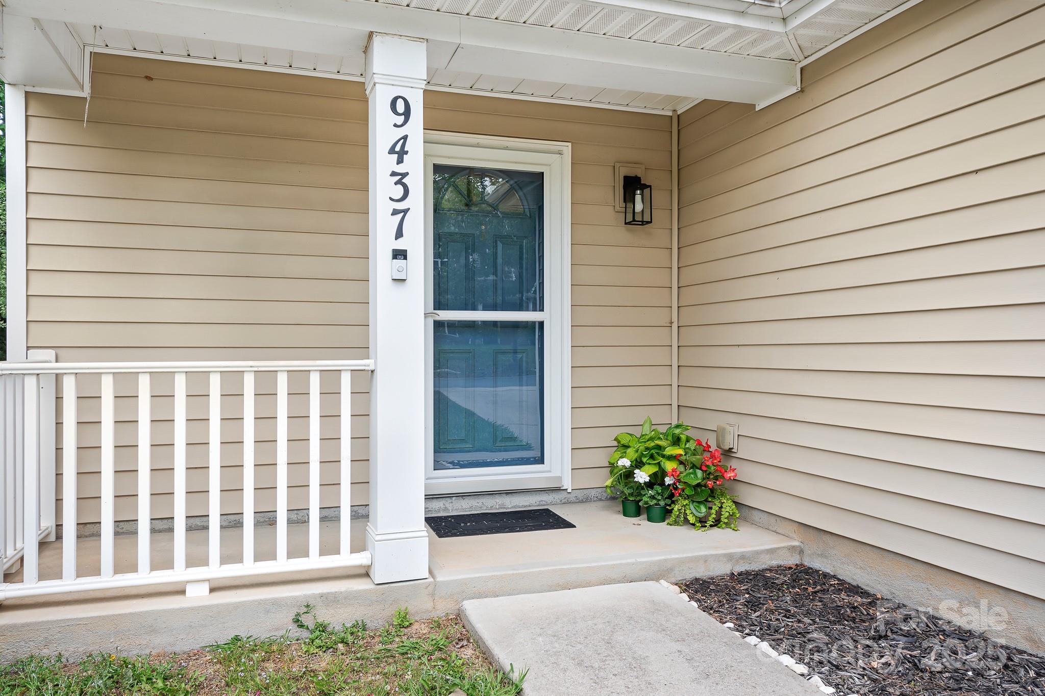 9437 Macquarie Lane
