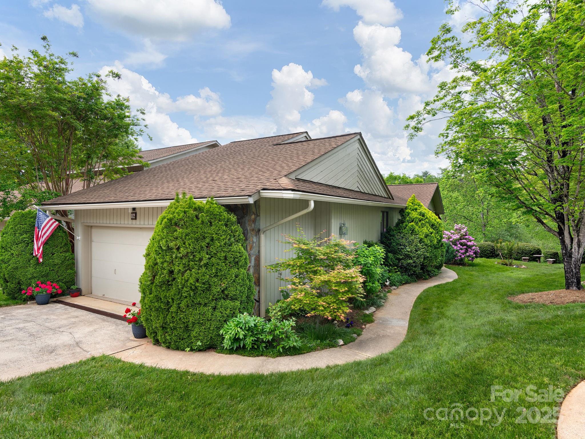 112 Deerlake Drive