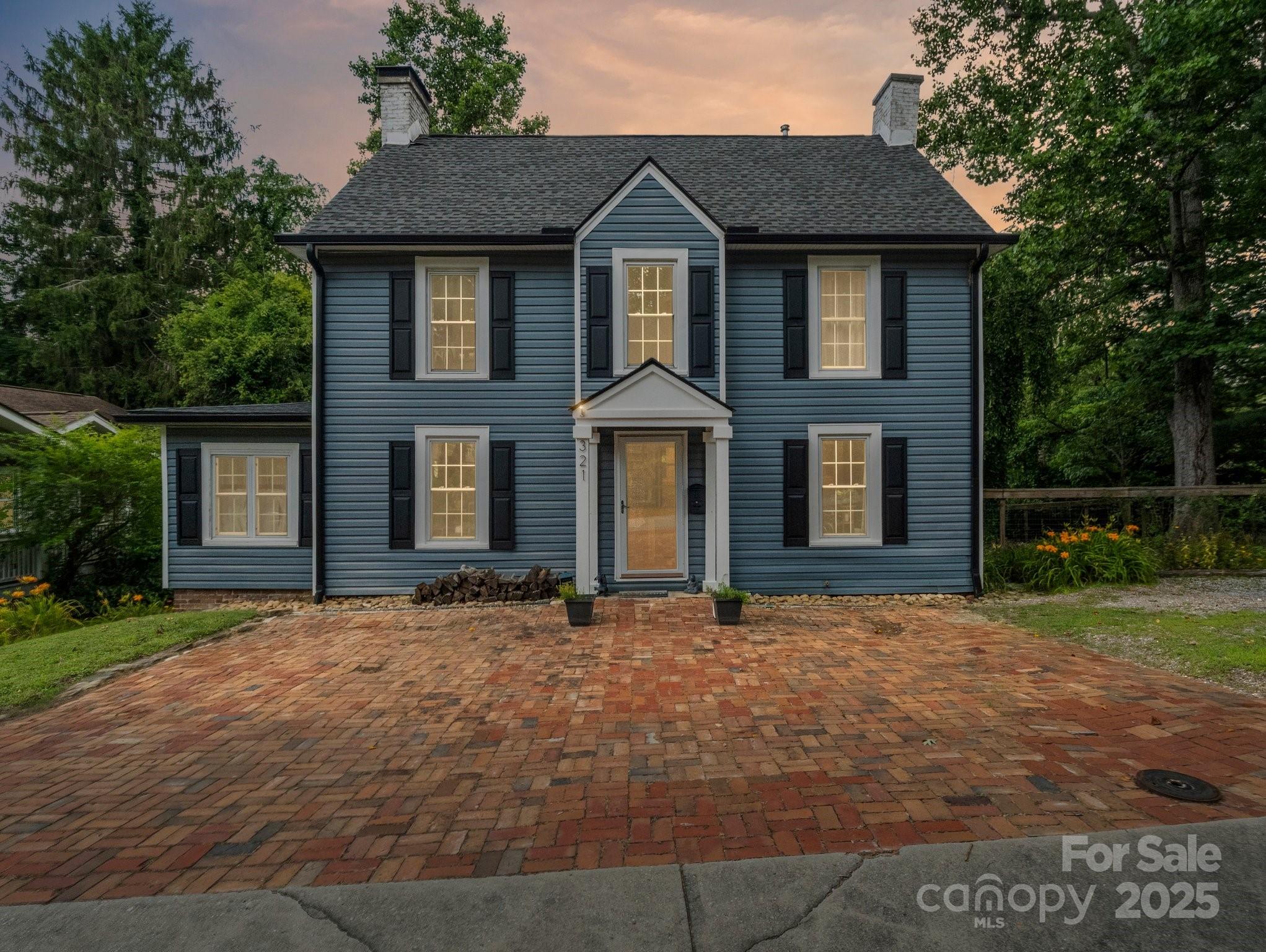 321 Ehringhaus Street