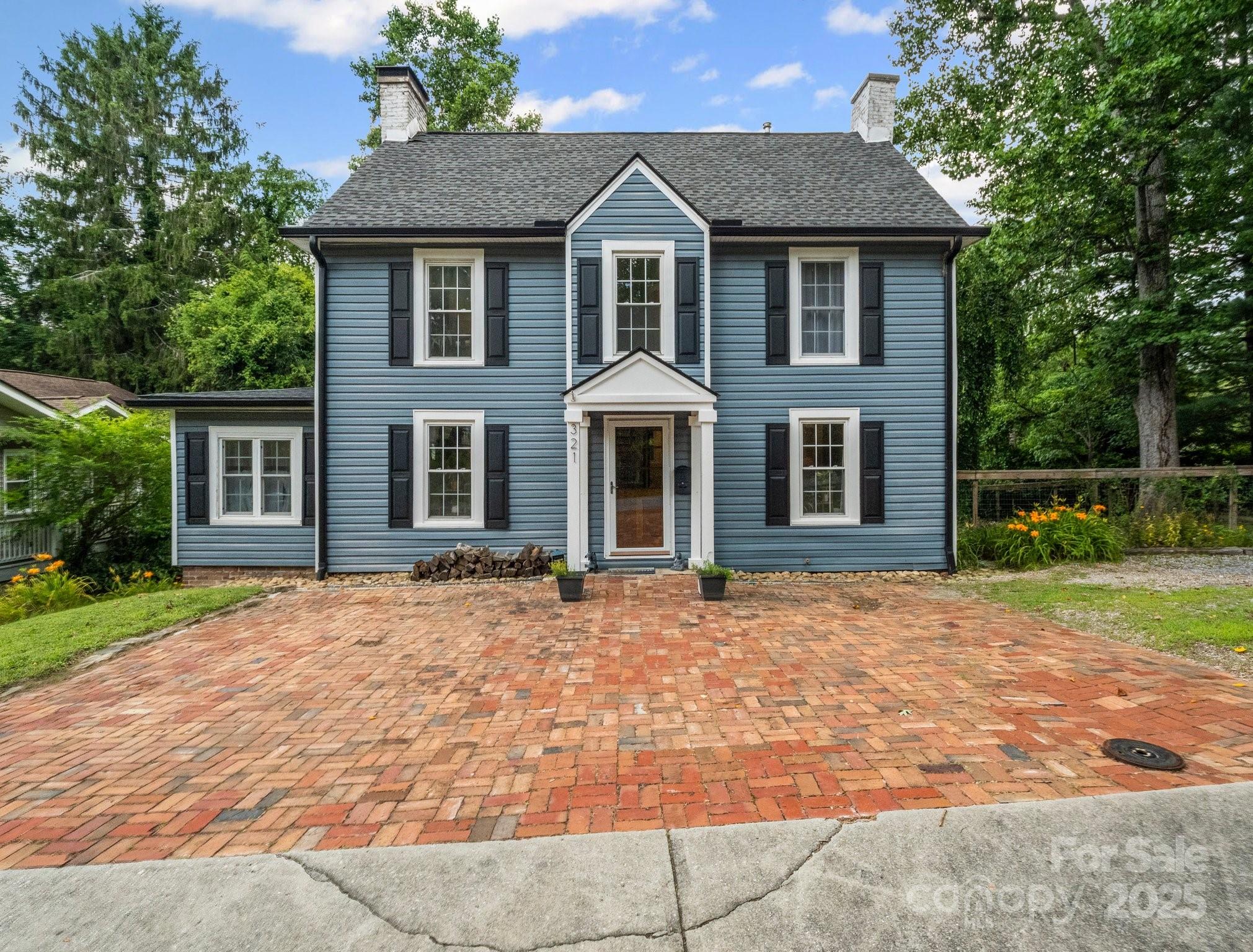 321 Ehringhaus Street