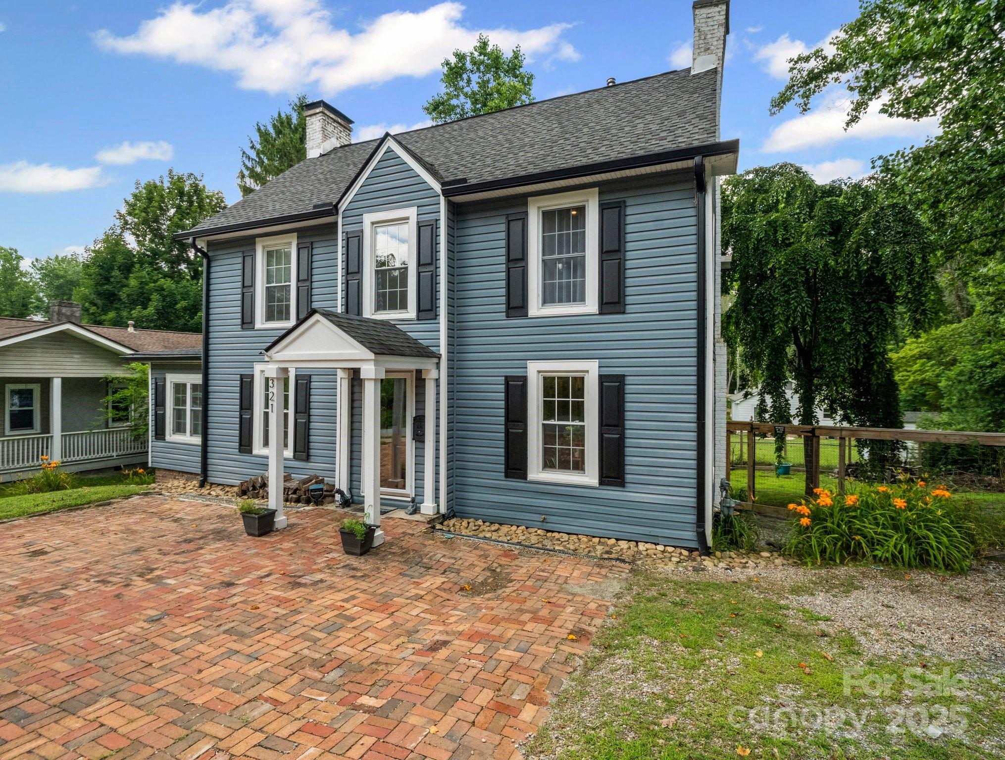 321 Ehringhaus Street