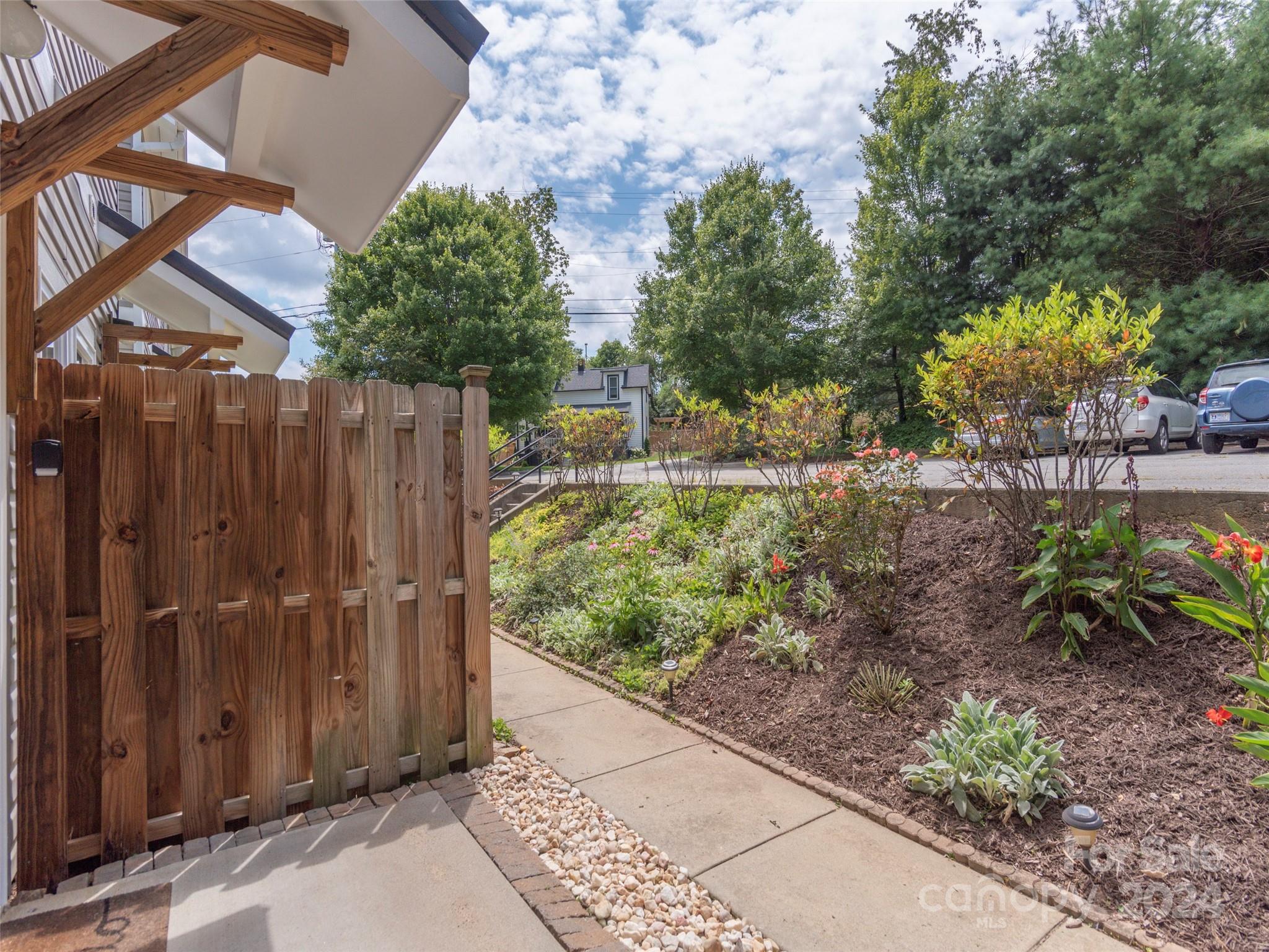 Elk Mountain Townhomes - Residential