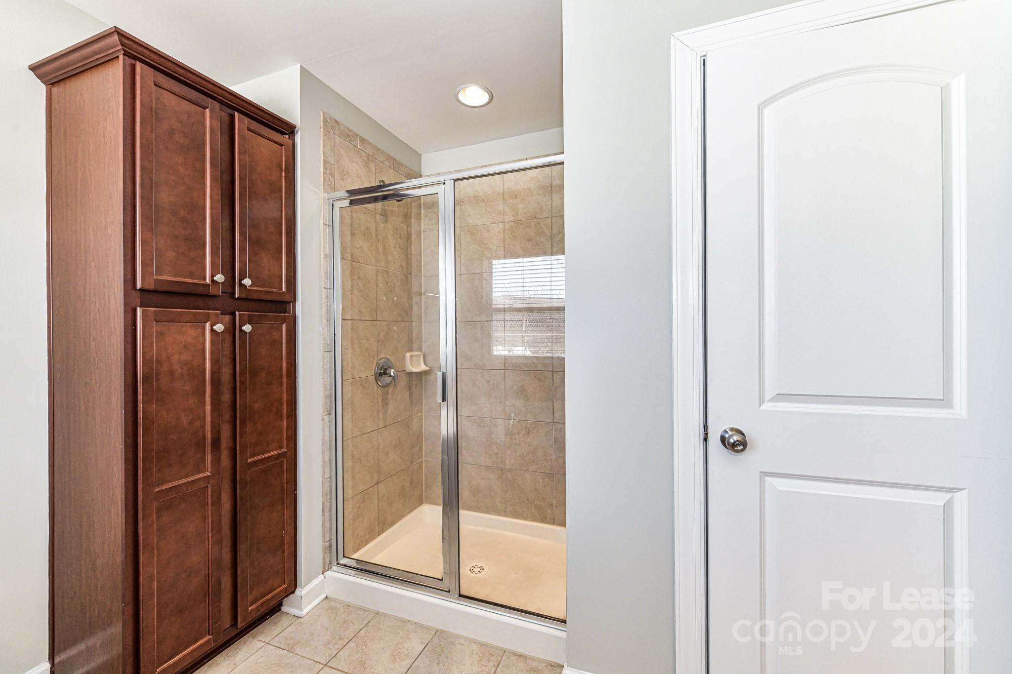 Hubbard Falls - Residential Lease