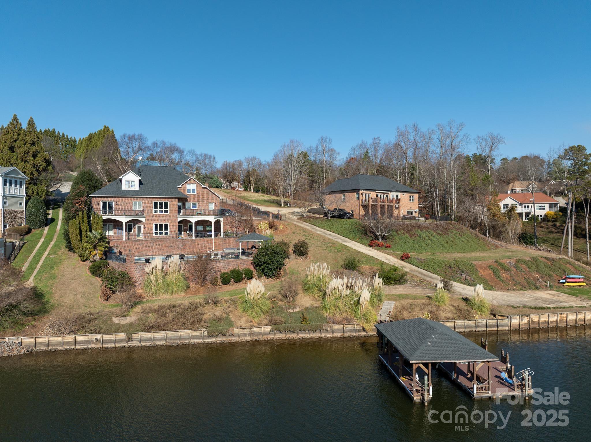 121 Pleasant Pointe Drive