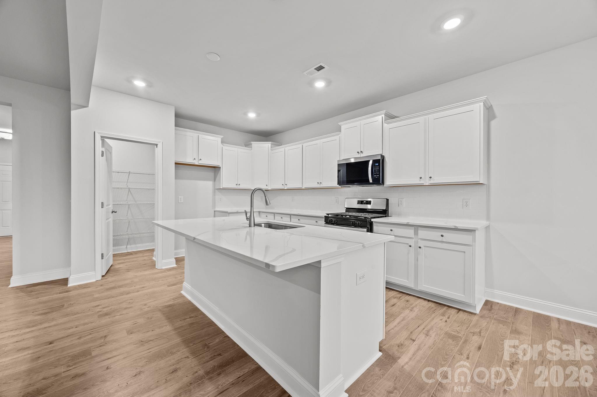 2004 Broken Spur Road