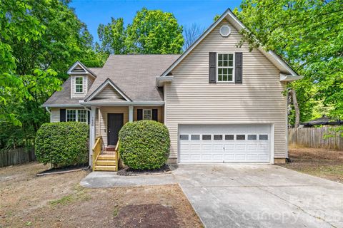 Photo of 7520 Carmel Road, Charlotte, NC 28226 (MLS # 4372217)