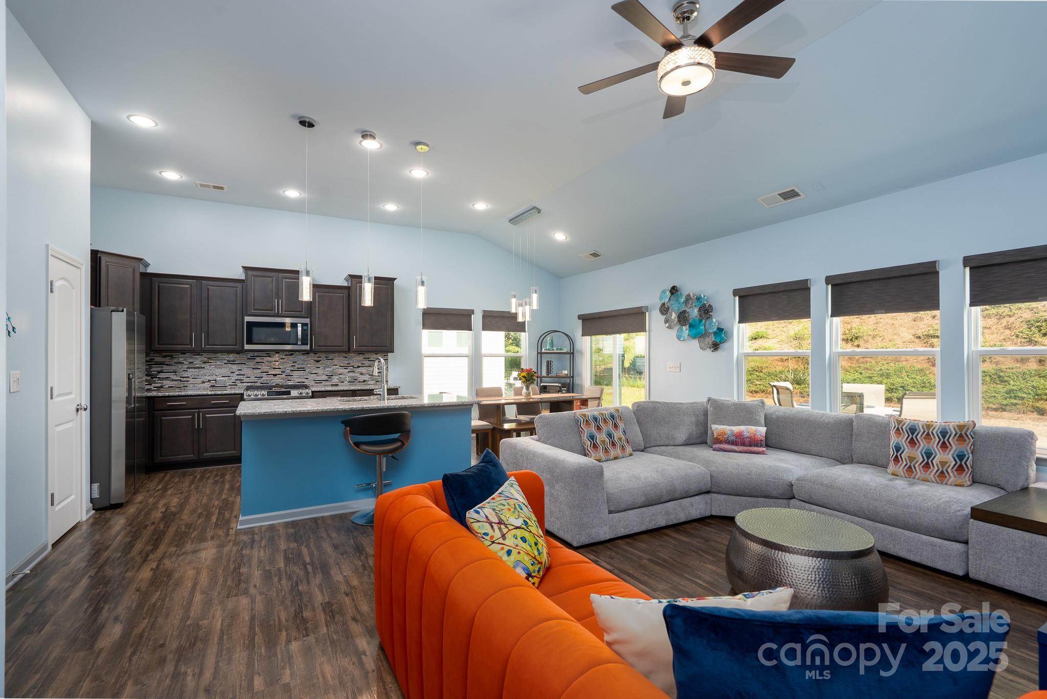 202 Paradise Hills Circle