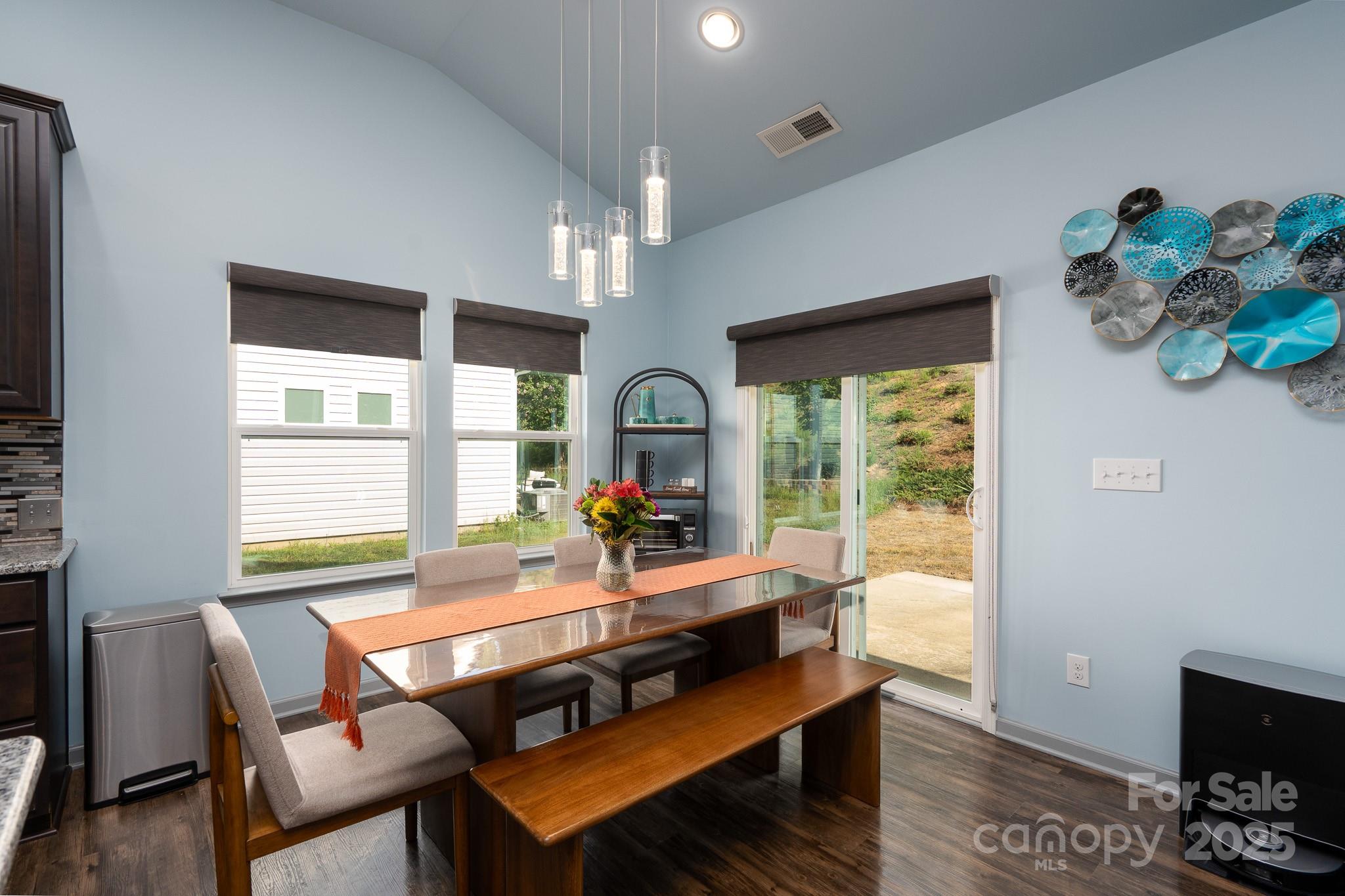 202 Paradise Hills Circle