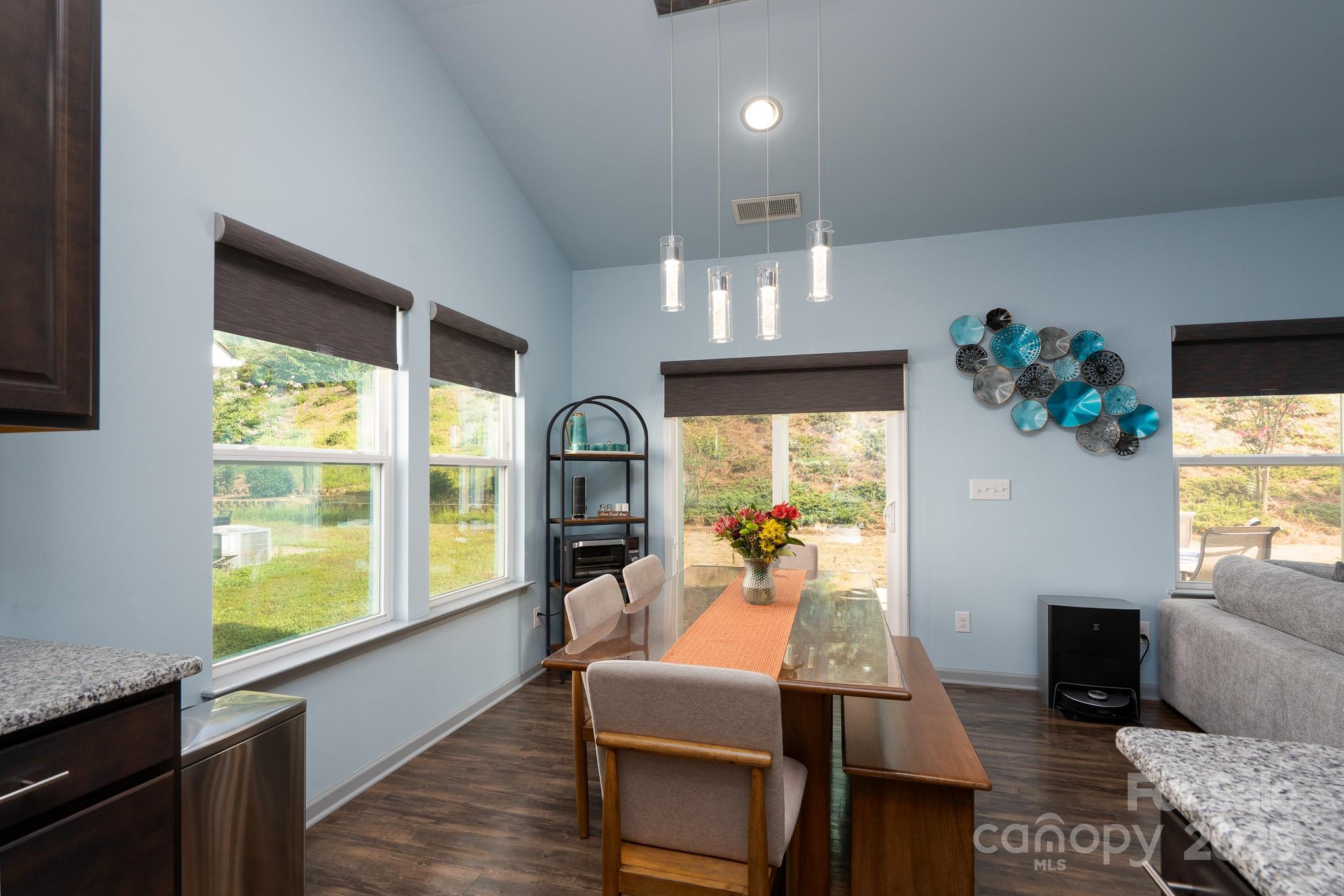 202 Paradise Hills Circle