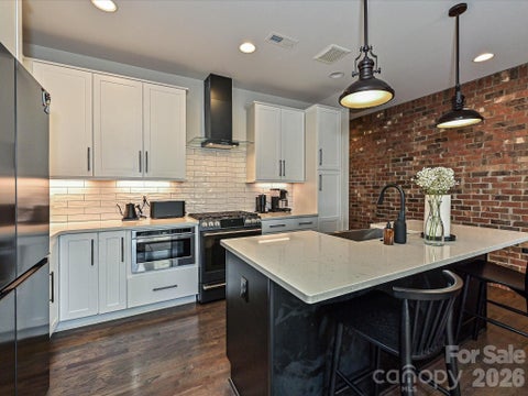 Photo of 432 E 33rd Street, Charlotte, NC 28205 (MLS # 4397300)