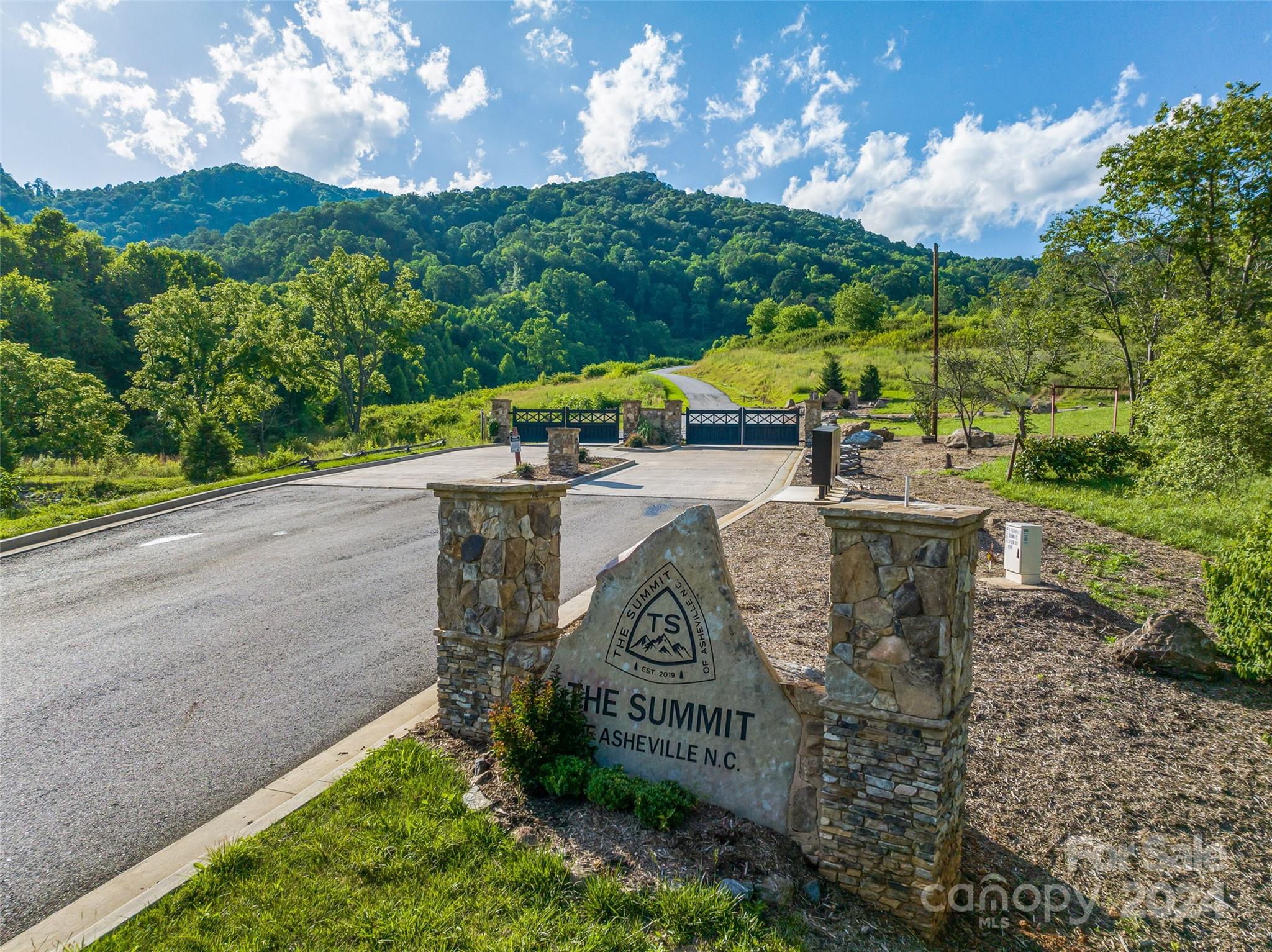 The Summit Of Asheville - Land
