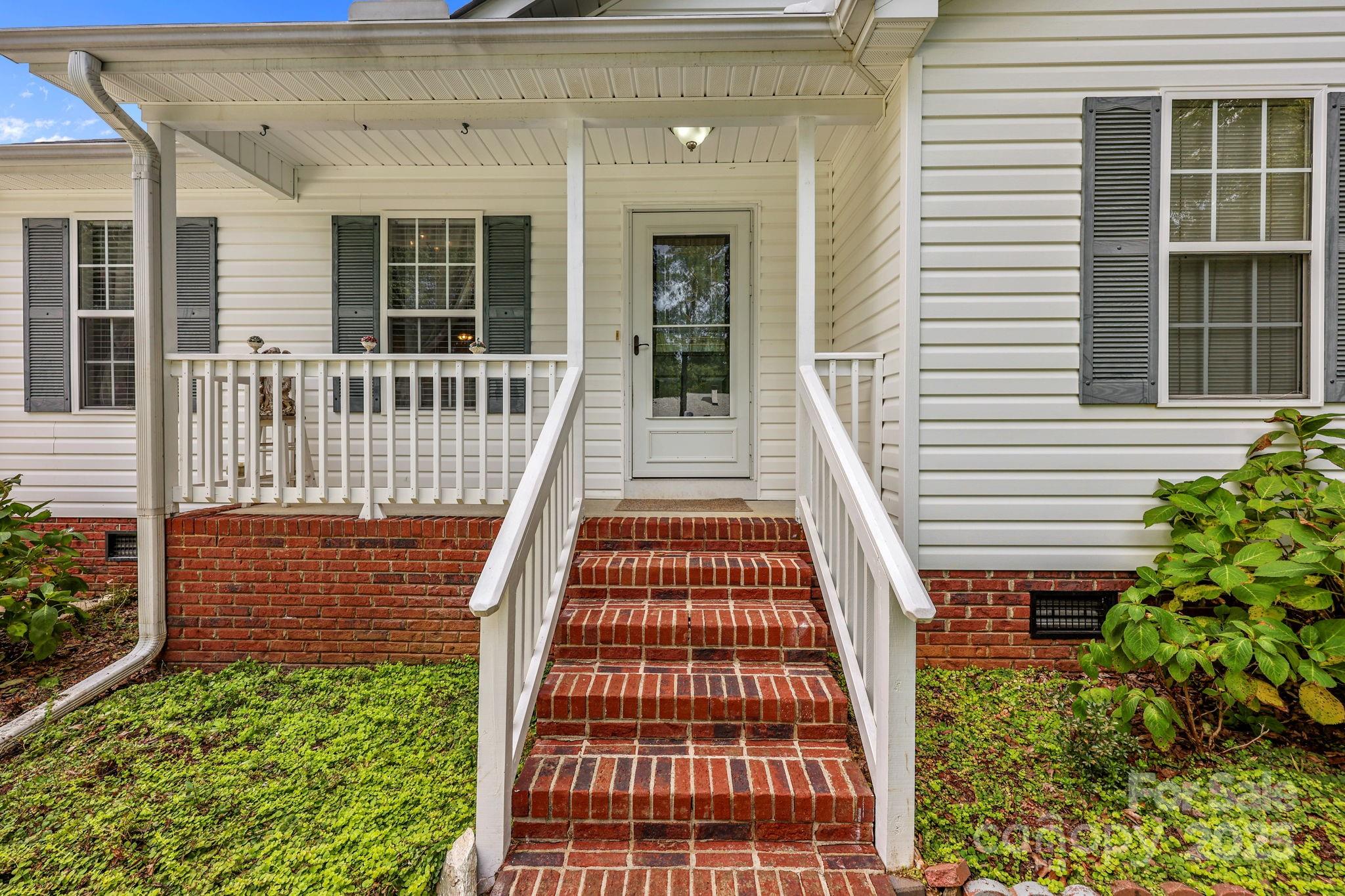 2161 Barnhardt Avenue NW