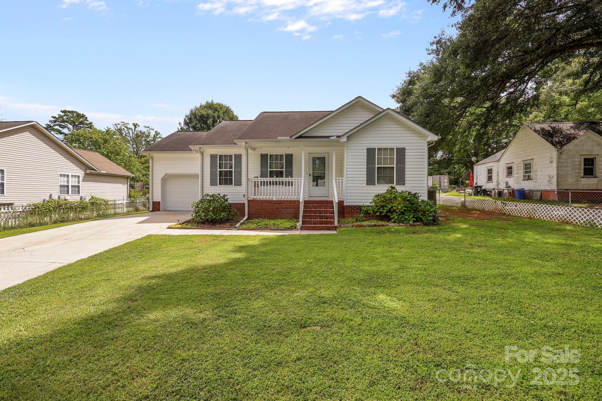 2161 Barnhardt Avenue NW