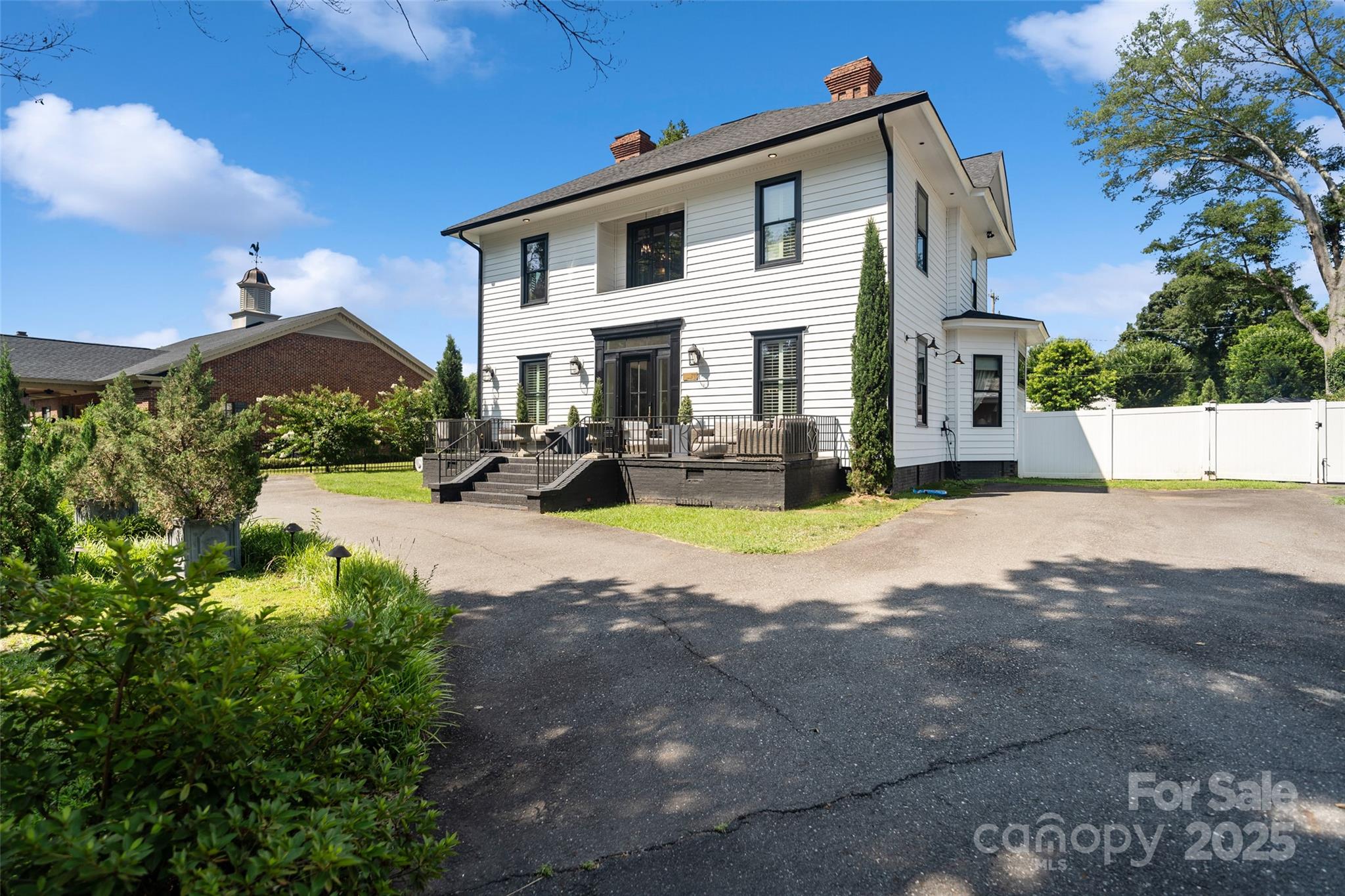 311 Oakland Avenue