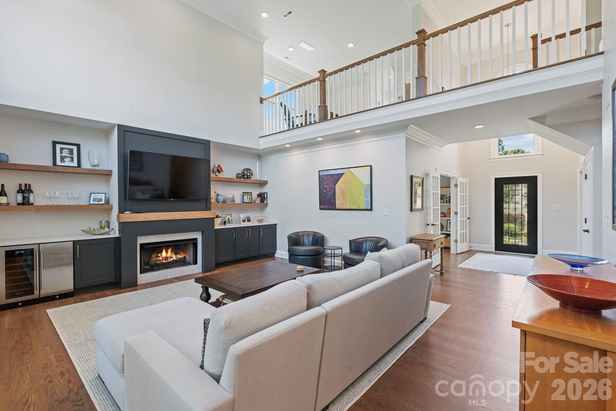 The Peninsula - Residential