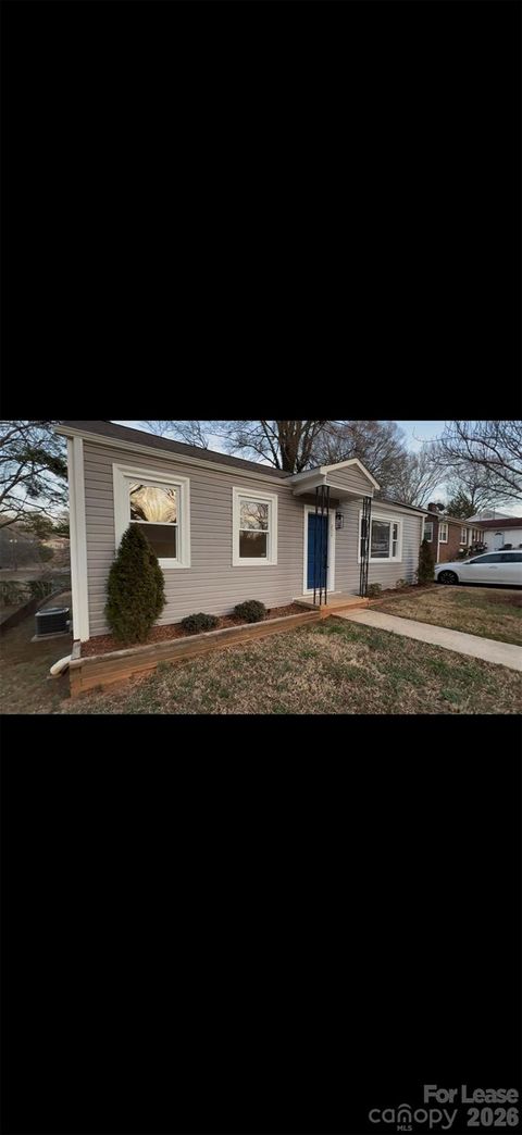 Photo of 252 N Patterson Street, Statesville, NC 28677 (MLS # 4344794)