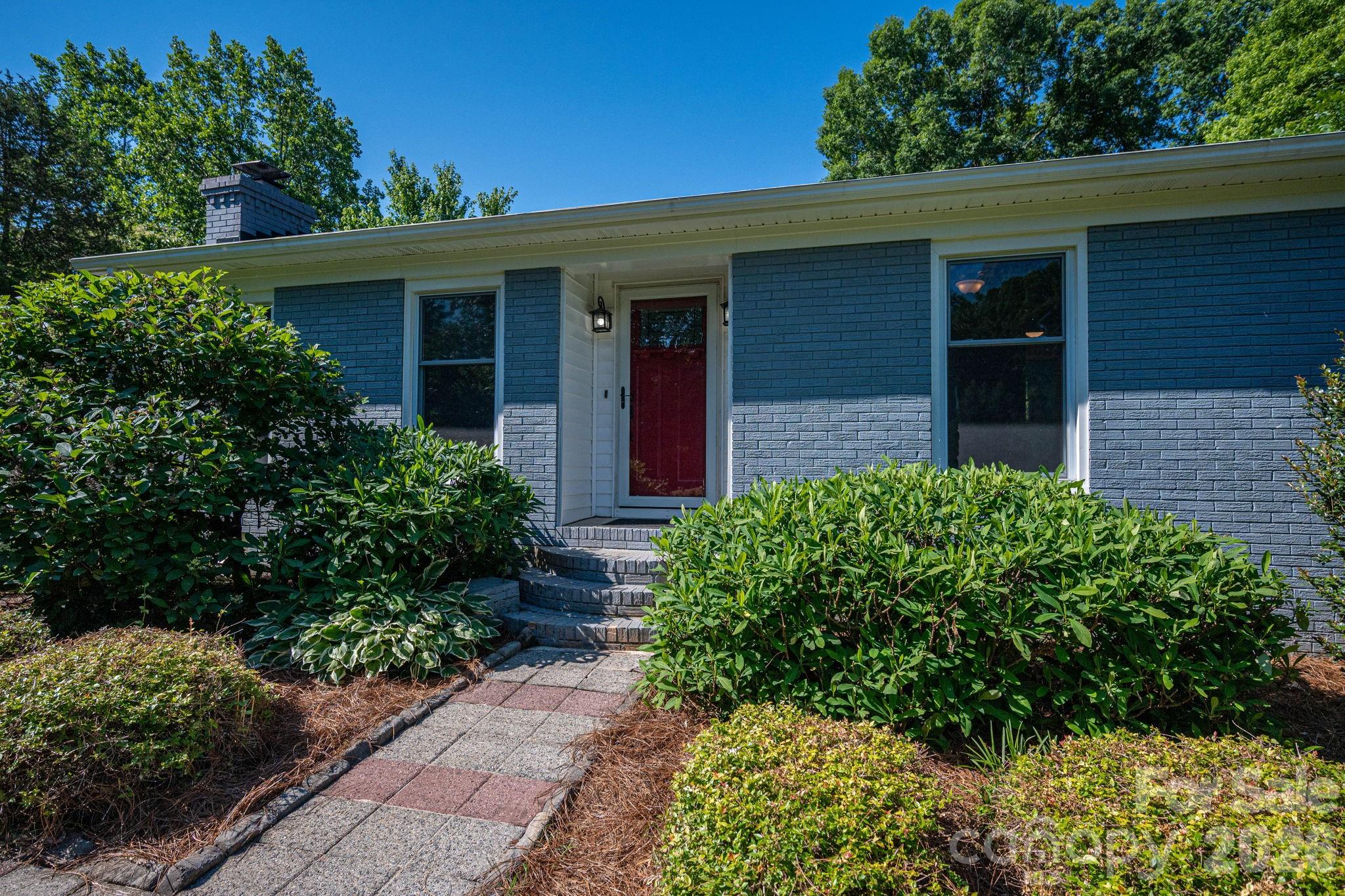 305 Heather Lane