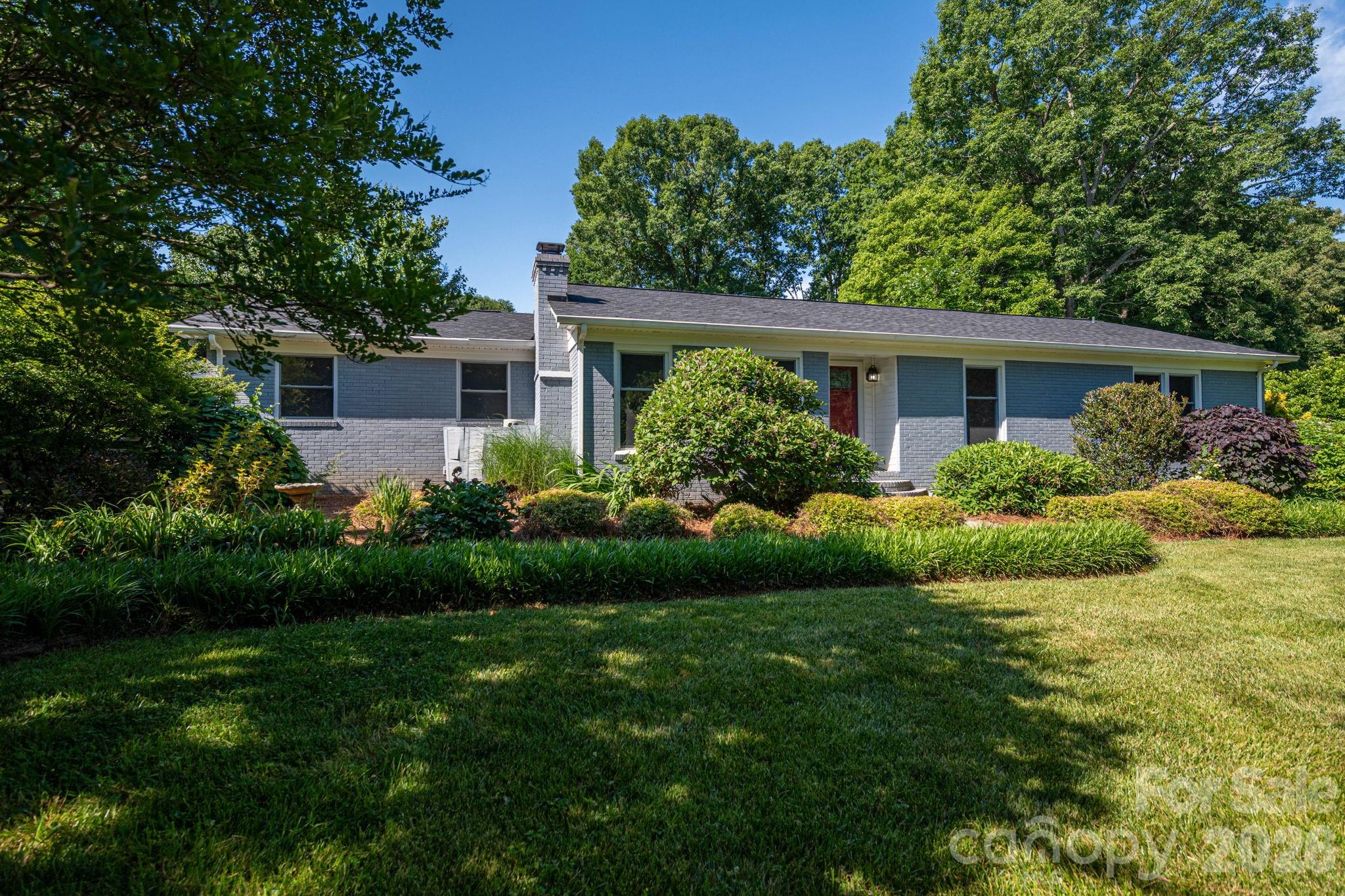 305 Heather Lane