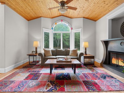 33 Village Pointe Lane Asheville NC 28803
