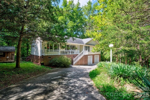 Photo of 319 Don Mccarter Drive, Clover, SC 29710 (MLS # 4422550)
